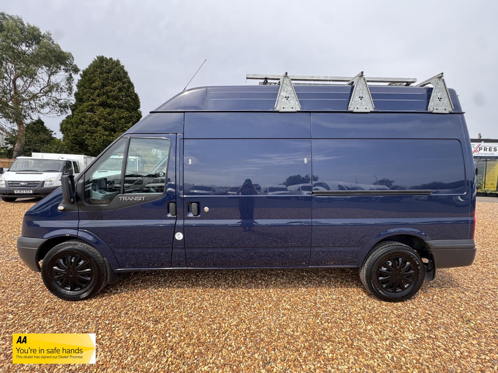 Ford Transit 2.2 TDCi 350 Panel Van 3dr Diesel Manual FWD L2 H3 (209 g/km, 123 bhp)