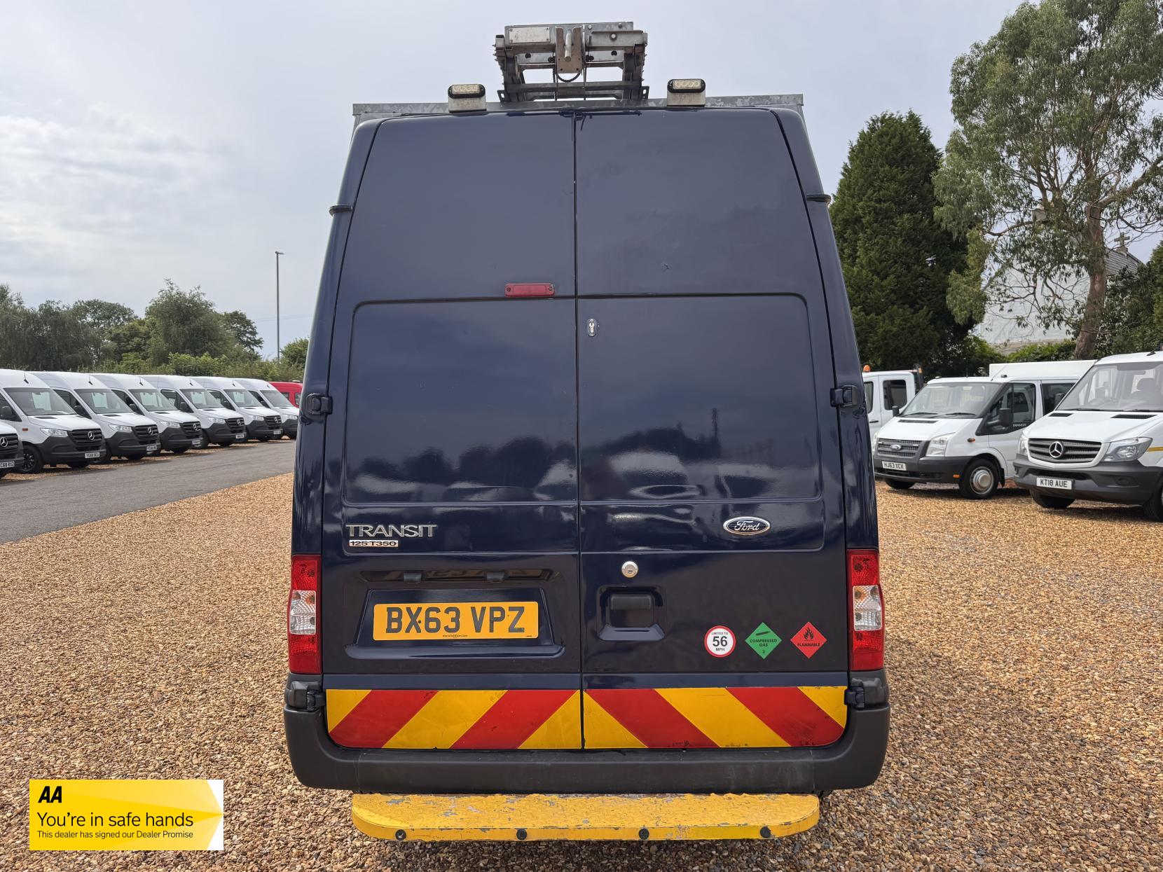 Ford Transit 2.2 TDCi 350 Panel Van 3dr Diesel Manual FWD L2 H3 (209 g/km, 123 bhp)