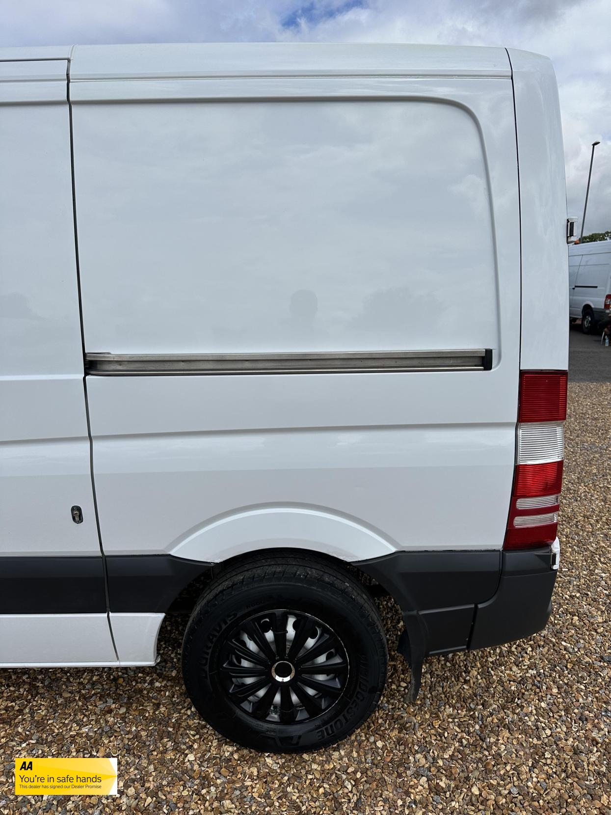 Mercedes-Benz Sprinter 2.1 313 CDi Panel Van 4dr Diesel Manual RWD L1 H3 (222 g/km, 129 bhp)