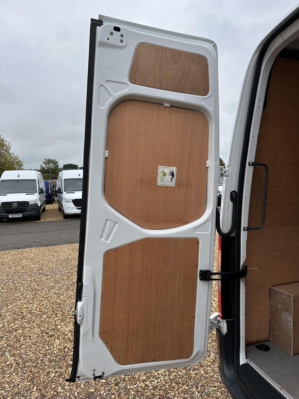 Mercedes-Benz Sprinter 2.1 314 CDI Panel Van 5dr Diesel Manual FWD L2 H2 Euro 6 (143 ps)