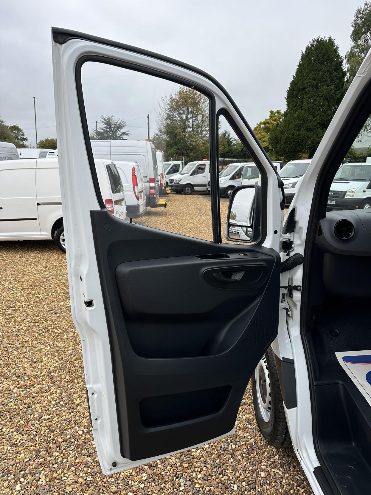 Mercedes-Benz Sprinter 2.1 314 CDI Panel Van 5dr Diesel Manual FWD L2 H2 Euro 6 (143 ps)