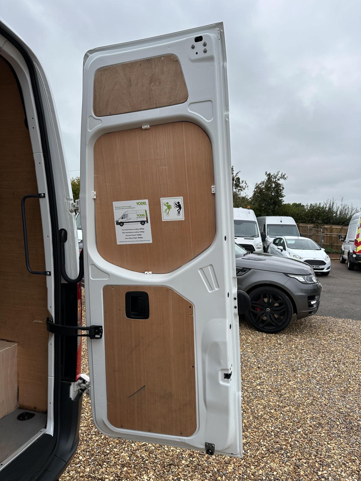 Mercedes-Benz Sprinter 2.1 314 CDI Panel Van 5dr Diesel Manual FWD L2 H2 Euro 6 (143 ps)