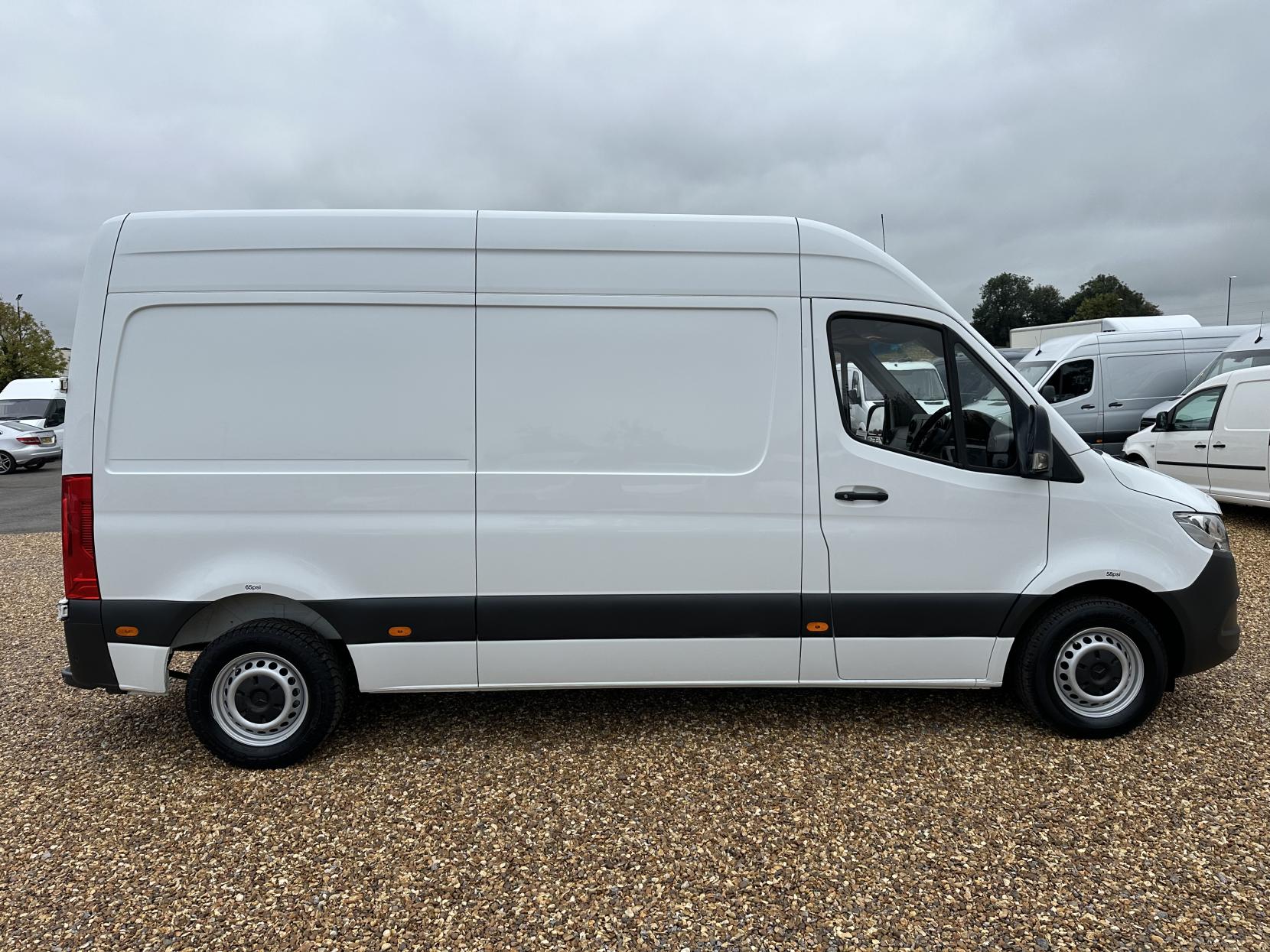 Mercedes-Benz Sprinter 2.1 314 CDI Panel Van 5dr Diesel Manual FWD L2 H2 Euro 6 (143 ps)