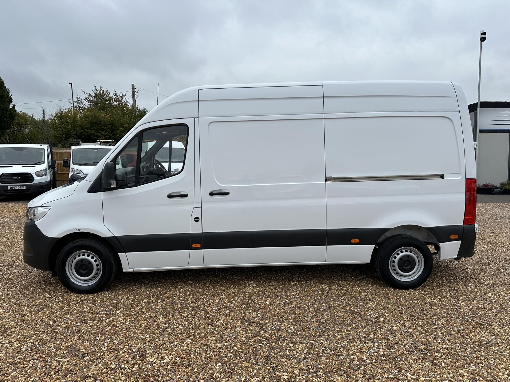 Mercedes-Benz Sprinter 2.1 314 CDI Panel Van 5dr Diesel Manual FWD L2 H2 Euro 6 (143 ps)