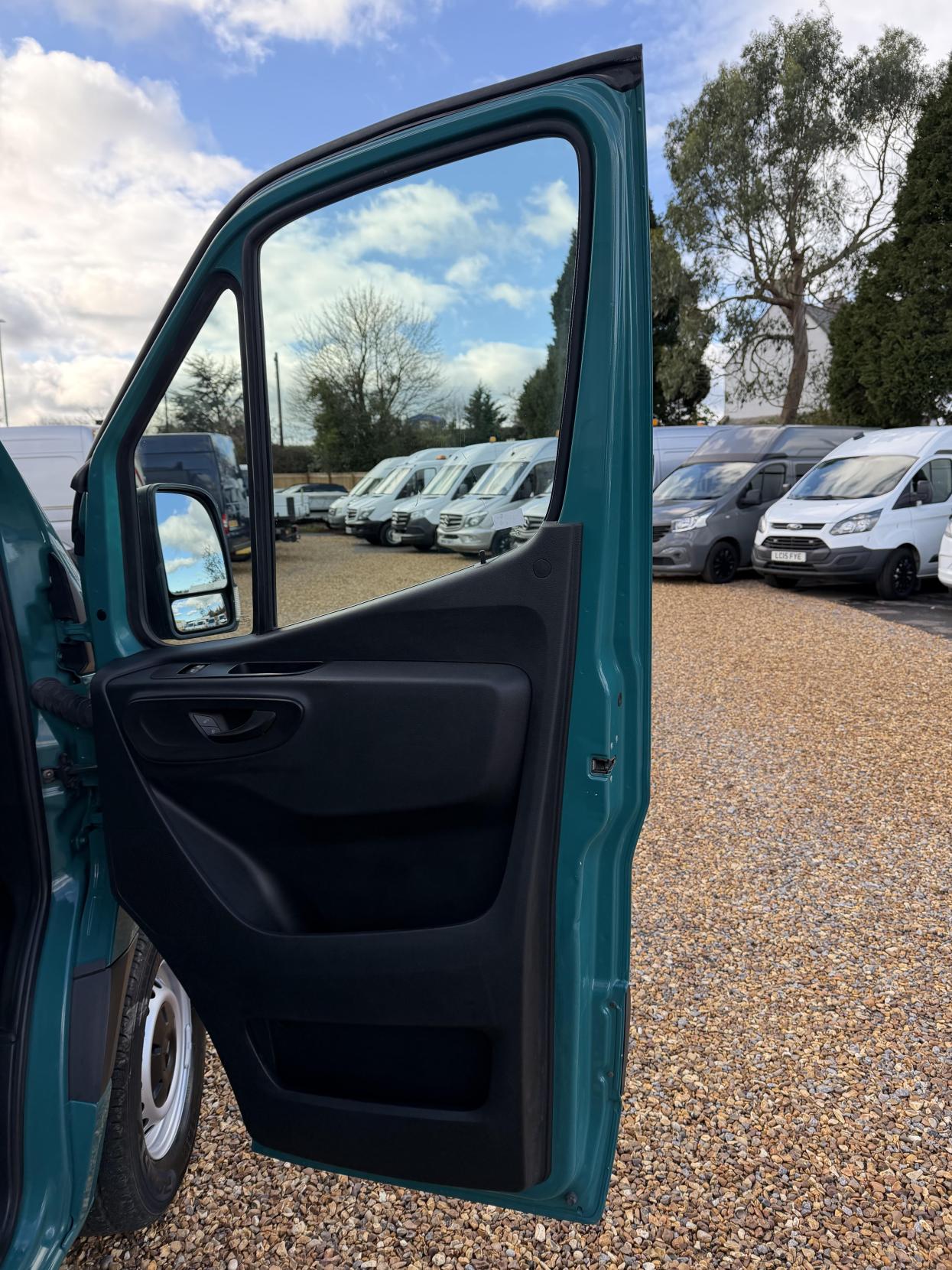 Mercedes-Benz Sprinter 2.1 314 CDI Crew Van Double Cab 5dr Diesel Manual RWD L2 H2 Euro 6 (143 ps)