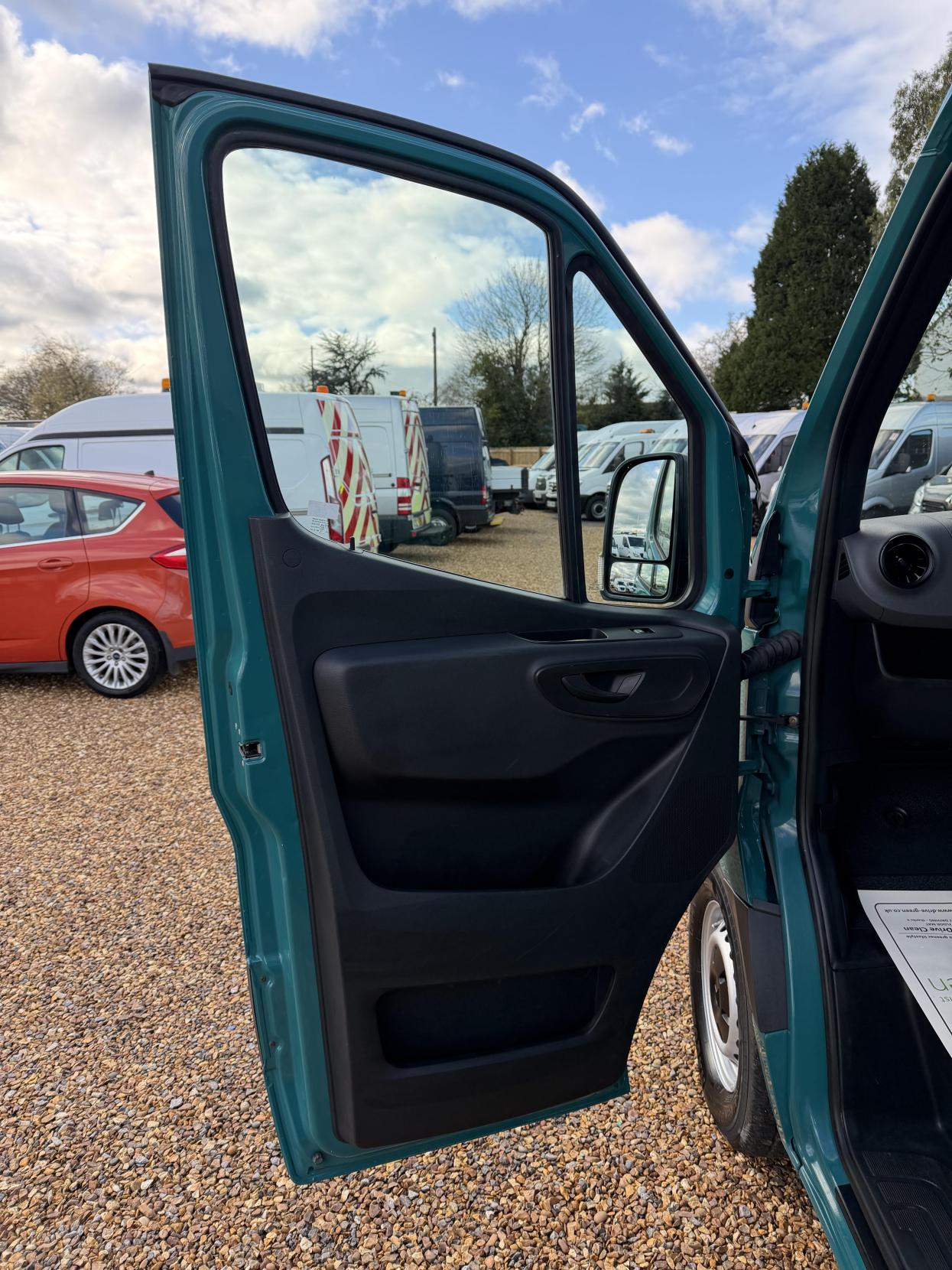 Mercedes-Benz Sprinter 2.1 314 CDI Crew Van Double Cab 5dr Diesel Manual RWD L2 H2 Euro 6 (143 ps)