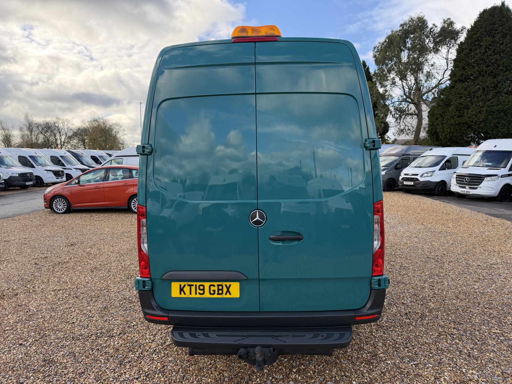 Mercedes-Benz Sprinter 2.1 314 CDI Crew Van Double Cab 5dr Diesel Manual RWD L2 H2 Euro 6 (143 ps)