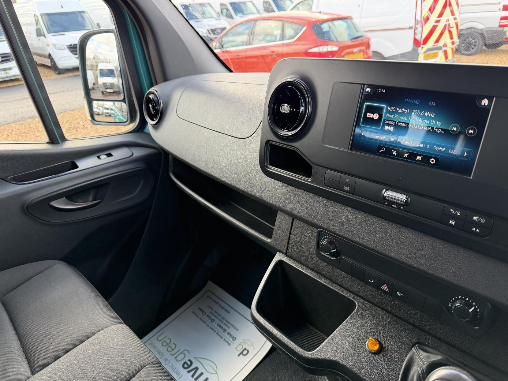 Mercedes-Benz Sprinter 2.1 314 CDI Crew Van Double Cab 5dr Diesel Manual RWD L2 H2 Euro 6 (143 ps)