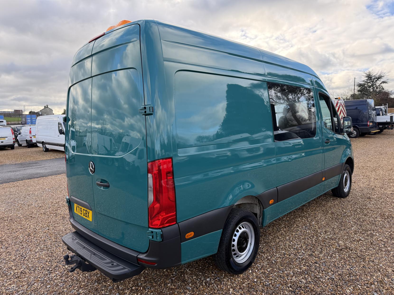 Mercedes-Benz Sprinter 2.1 314 CDI Crew Van Double Cab 5dr Diesel Manual RWD L2 H2 Euro 6 (143 ps)