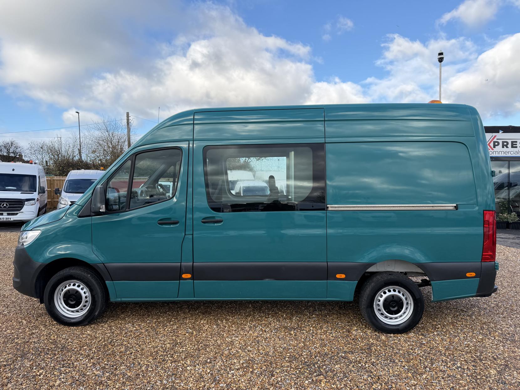 Mercedes-Benz Sprinter 2.1 314 CDI Crew Van Double Cab 5dr Diesel Manual RWD L2 H2 Euro 6 (143 ps)