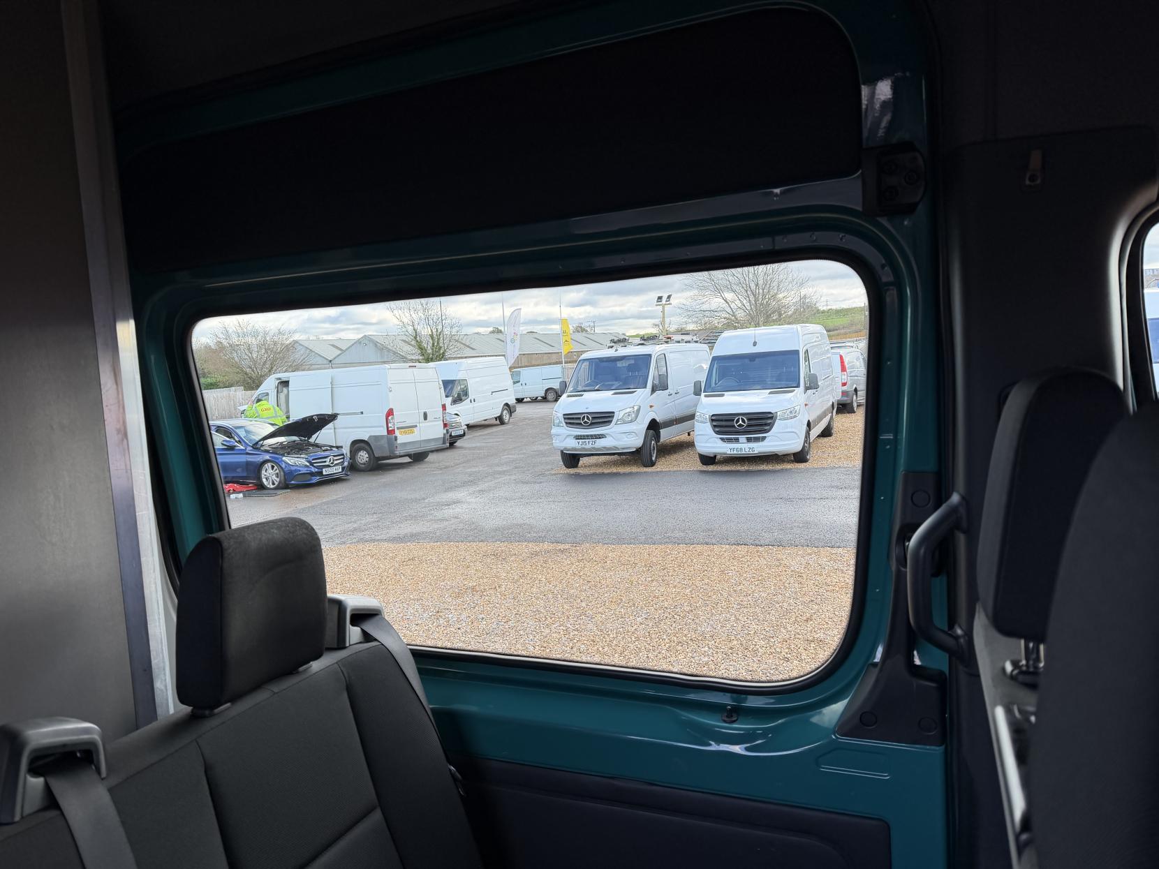 Mercedes-Benz Sprinter 2.1 314 CDI Crew Van Double Cab 5dr Diesel Manual RWD L2 H2 Euro 6 (143 ps)