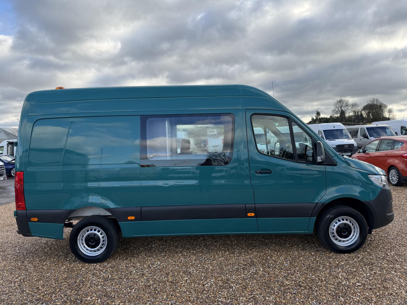 Mercedes-Benz Sprinter 2.1 314 CDI Crew Van Double Cab 5dr Diesel Manual RWD L2 H2 Euro 6 (143 ps)