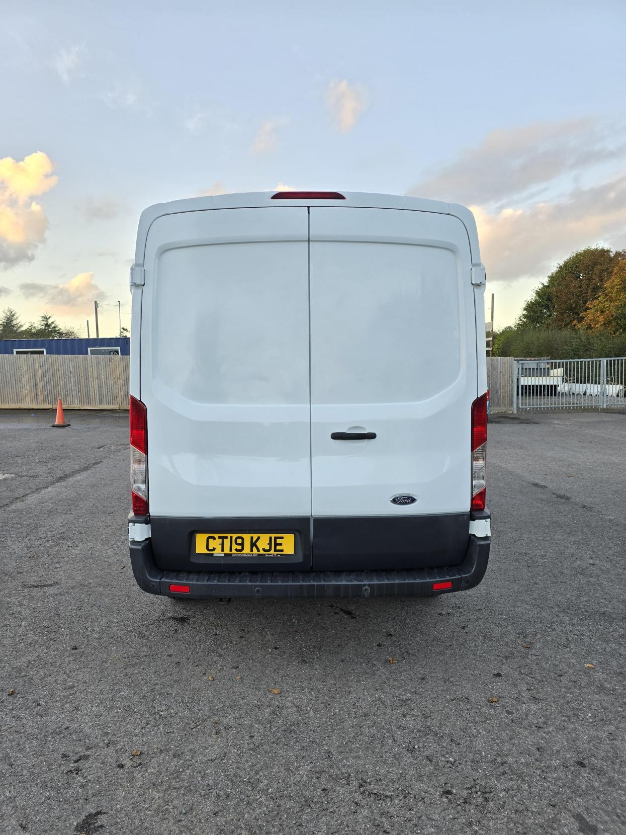 Ford Transit 2.0 350 EcoBlue Trend Panel Van 5dr Diesel Manual RWD L2 H2 Euro 6 (130 ps)