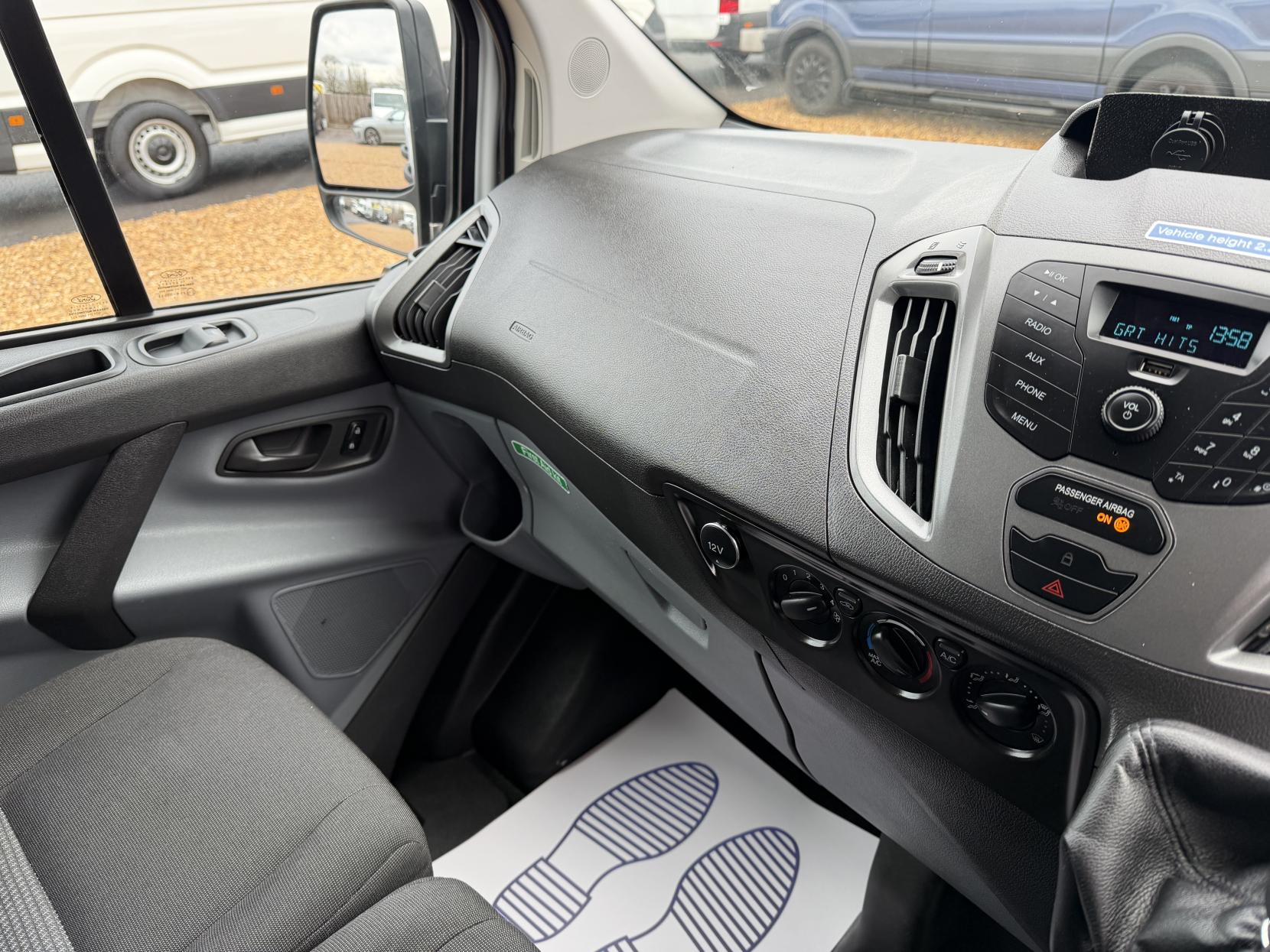 Ford Transit Custom 2.0 TDCi 310 Panel Van 5dr Diesel Manual L2 H1 (167 g/km, 104 bhp)