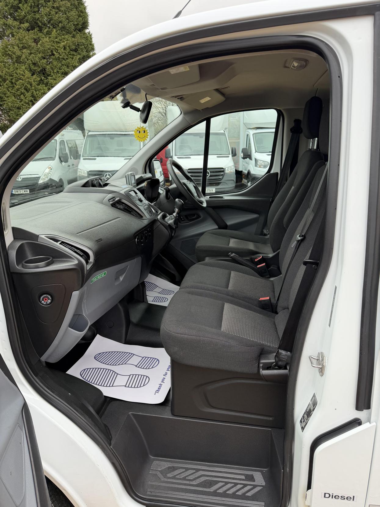 Ford Transit Custom 2.0 TDCi 310 Panel Van 5dr Diesel Manual L2 H1 (167 g/km, 104 bhp)