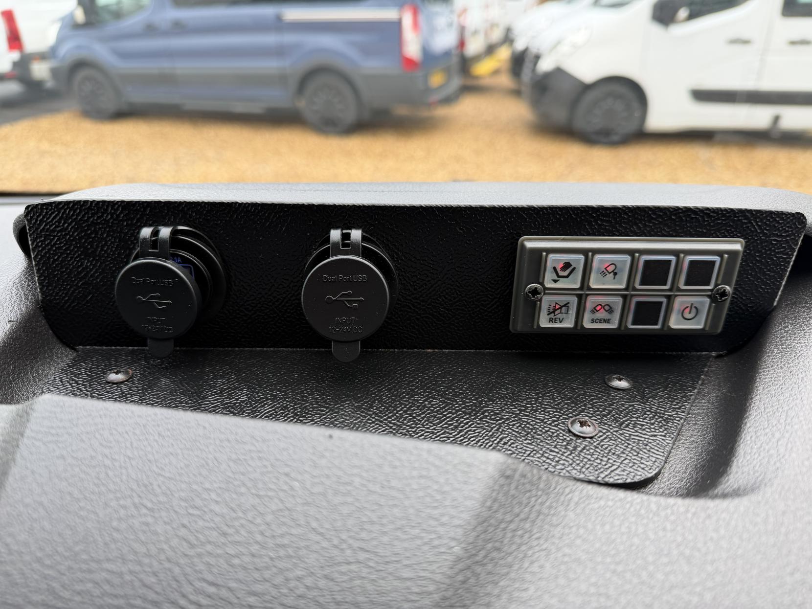 Ford Transit Custom 2.0 TDCi 310 Panel Van 5dr Diesel Manual L2 H1 (167 g/km, 104 bhp)