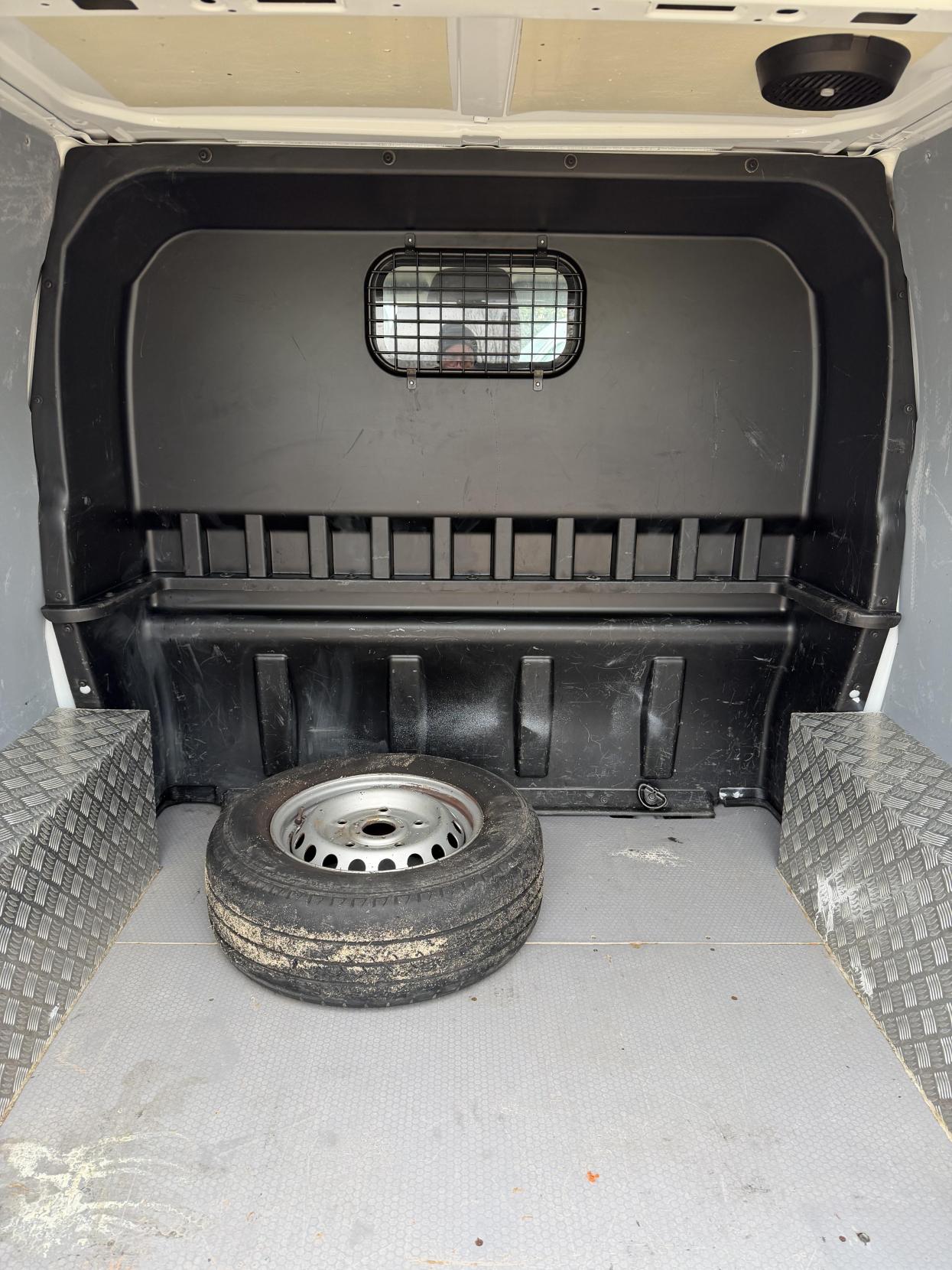 Ford Transit Custom 2.0 TDCi 310 Panel Van 5dr Diesel Manual L2 H1 (167 g/km, 104 bhp)