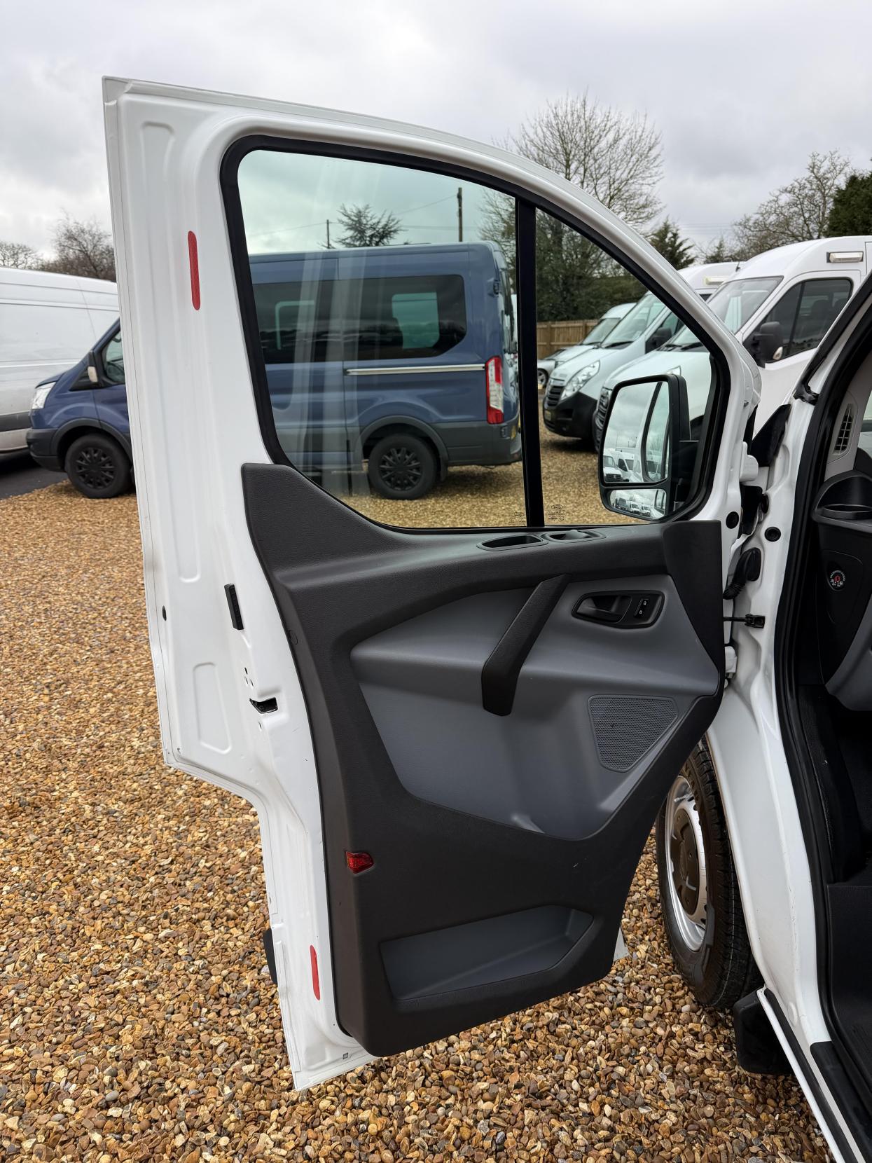 Ford Transit Custom 2.0 TDCi 310 Panel Van 5dr Diesel Manual L2 H1 (167 g/km, 104 bhp)