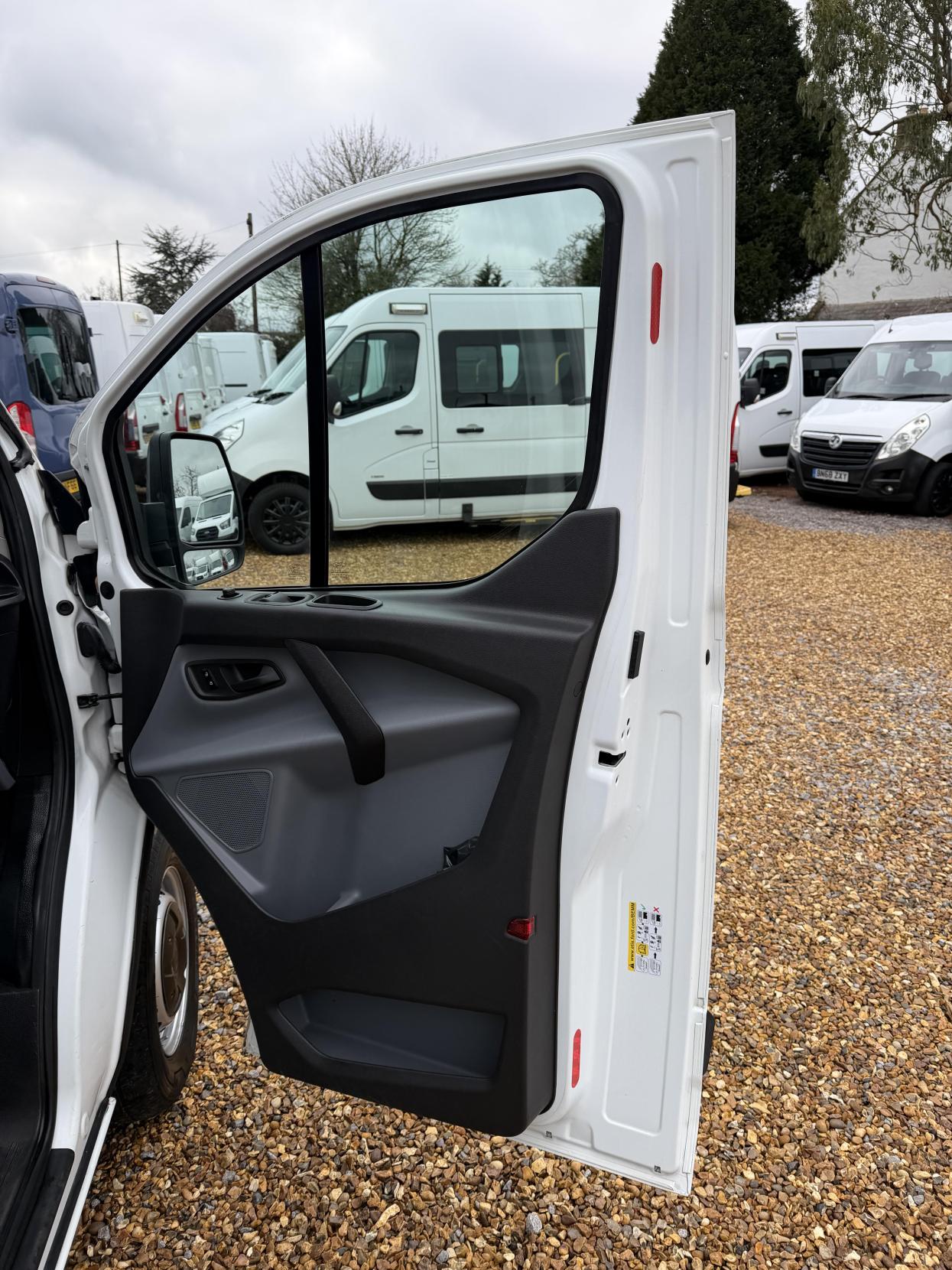 Ford Transit Custom 2.0 TDCi 310 Panel Van 5dr Diesel Manual L2 H1 (167 g/km, 104 bhp)