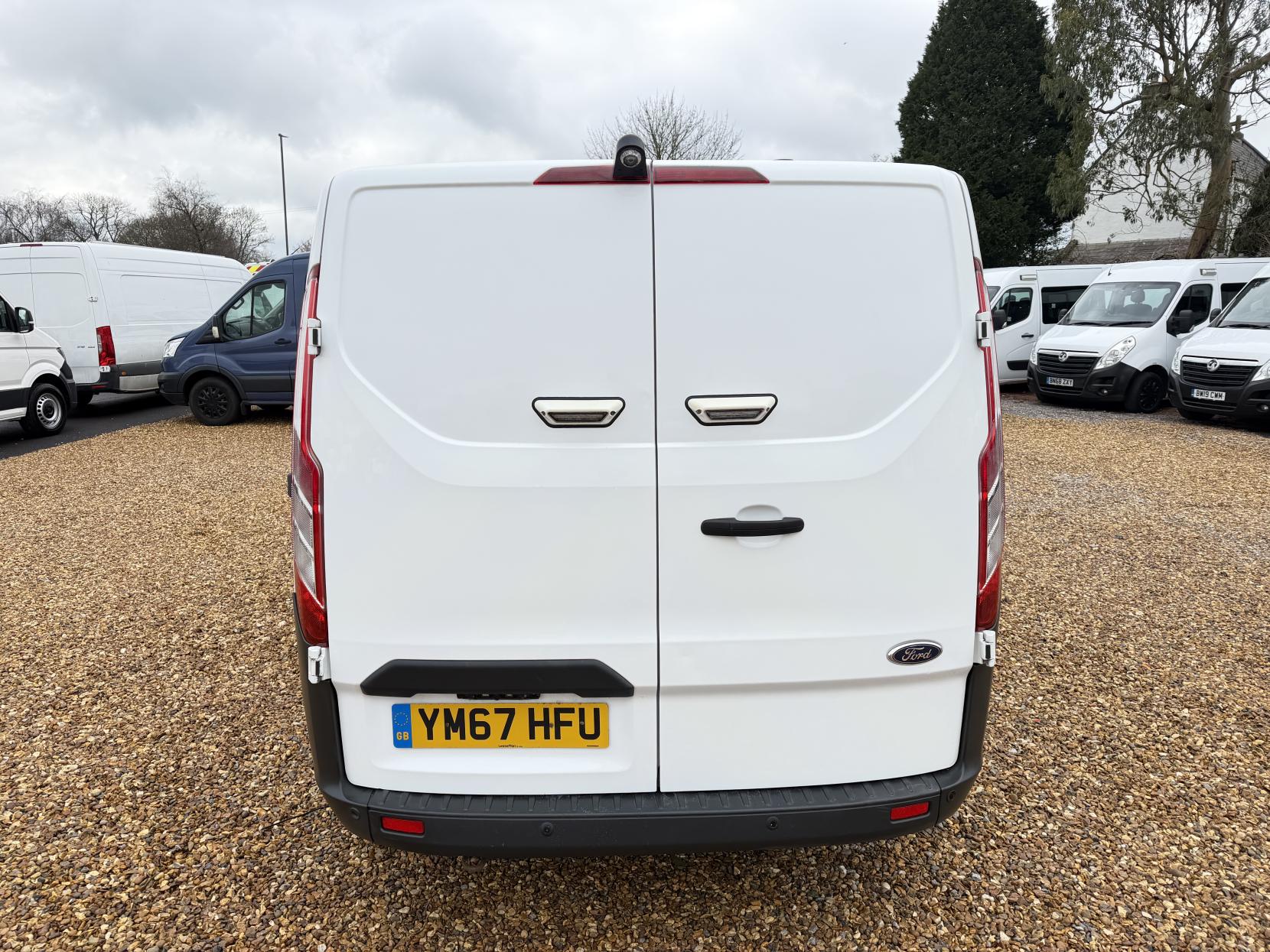 Ford Transit Custom 2.0 TDCi 310 Panel Van 5dr Diesel Manual L2 H1 (167 g/km, 104 bhp)