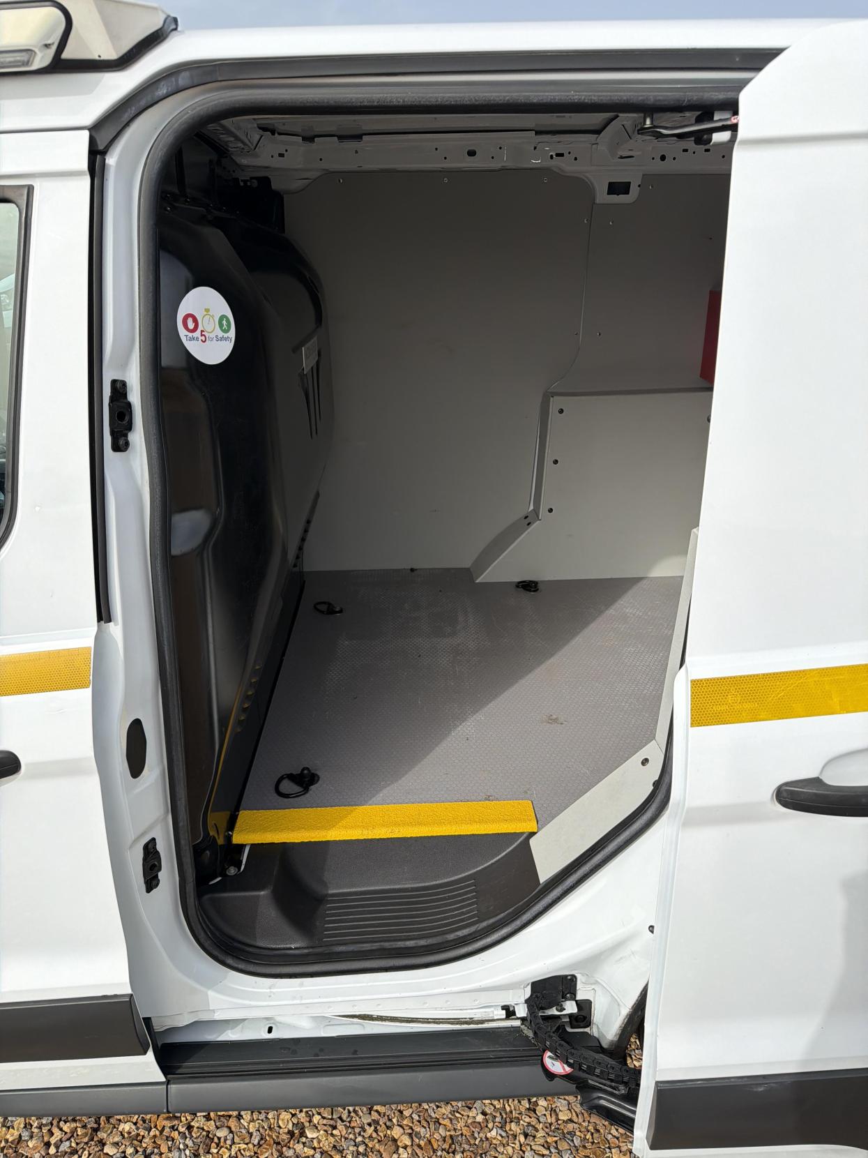 Ford Transit Connect 1.5 TDCi 220 Panel Van 5dr Diesel Manual L1 H1 (124 g/km, 99 bhp)