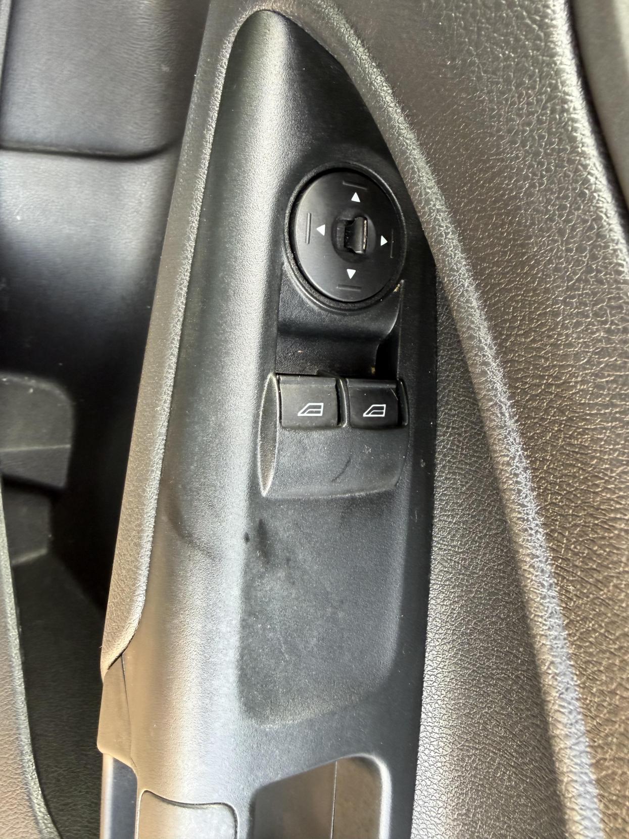 Ford Transit Connect 1.5 TDCi 220 Panel Van 5dr Diesel Manual L1 H1 (124 g/km, 99 bhp)