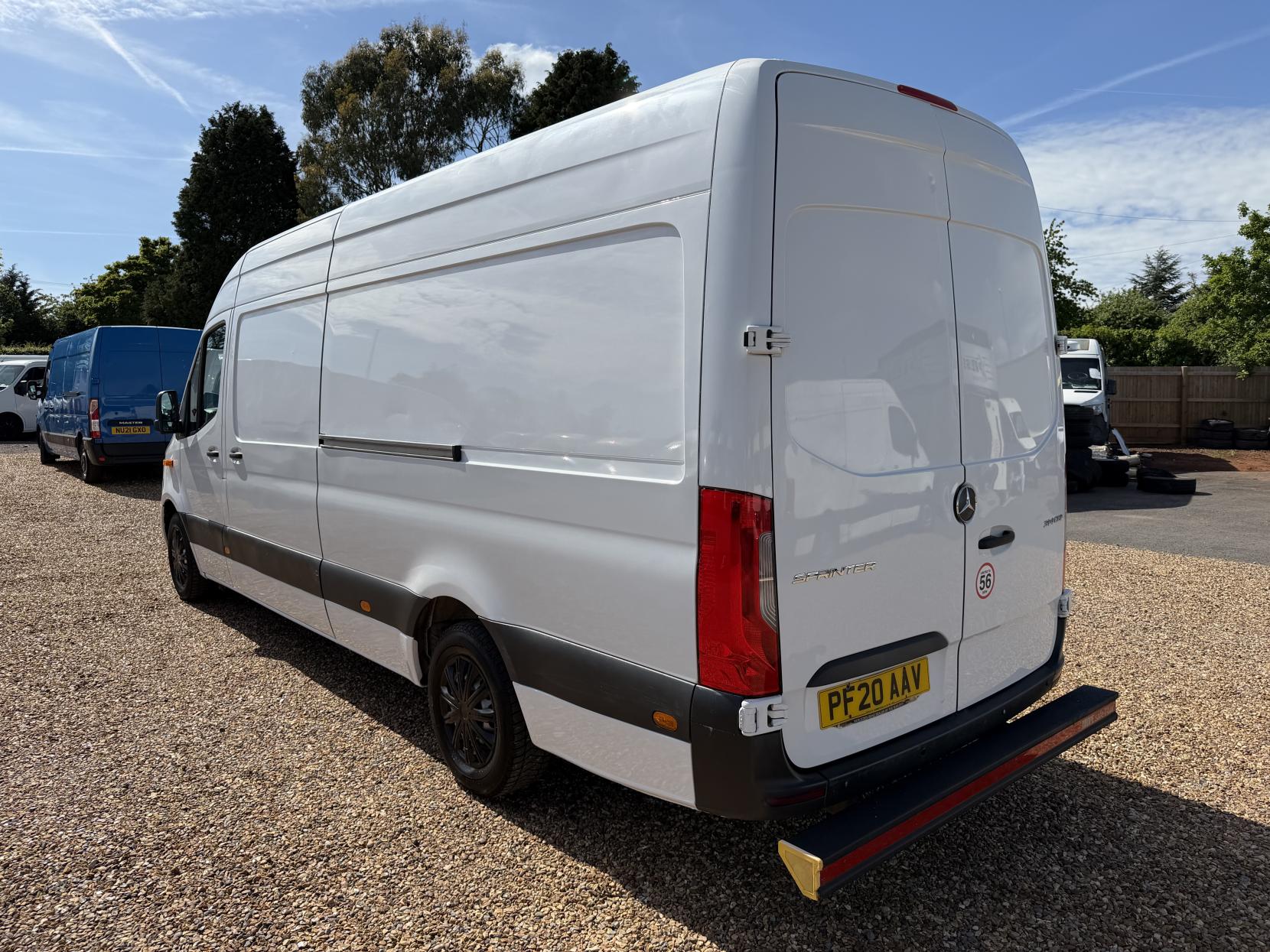 2020 Mercedes-Benz Sprinter 2.1 314 CDI Panel Van 5dr Diesel G-Tronic+ RWD L3 H2 Euro 6 (s/s) (143 ps) - Thumbnail 9