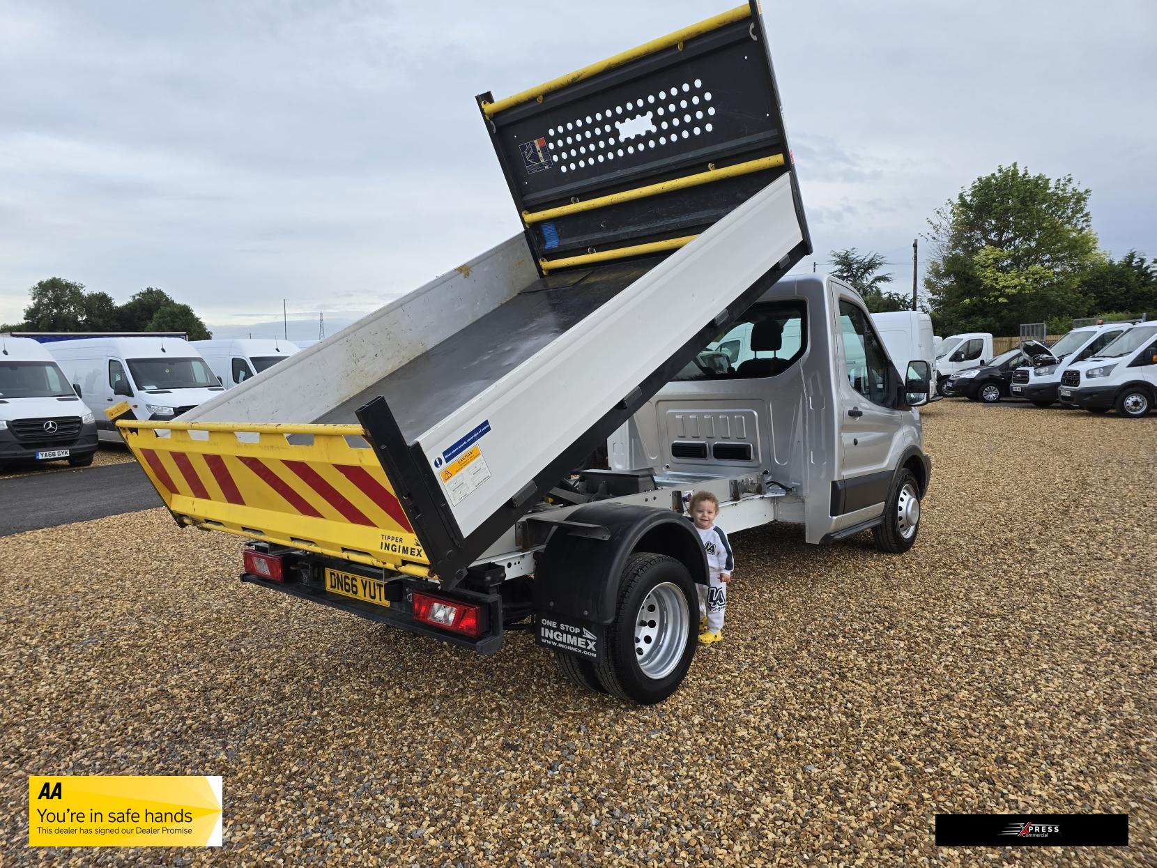 Ford Transit Transit 2.2 TDCi 350 1-Way Tipper 2dr Diesel Manual RWD L2 Euro 5 (s/s) (1-Stop) (125 ps)