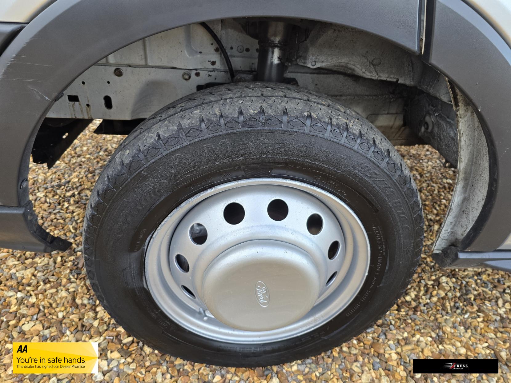 Ford Transit Transit 2.2 TDCi 350 1-Way Tipper 2dr Diesel Manual RWD L2 Euro 5 (s/s) (1-Stop) (125 ps)