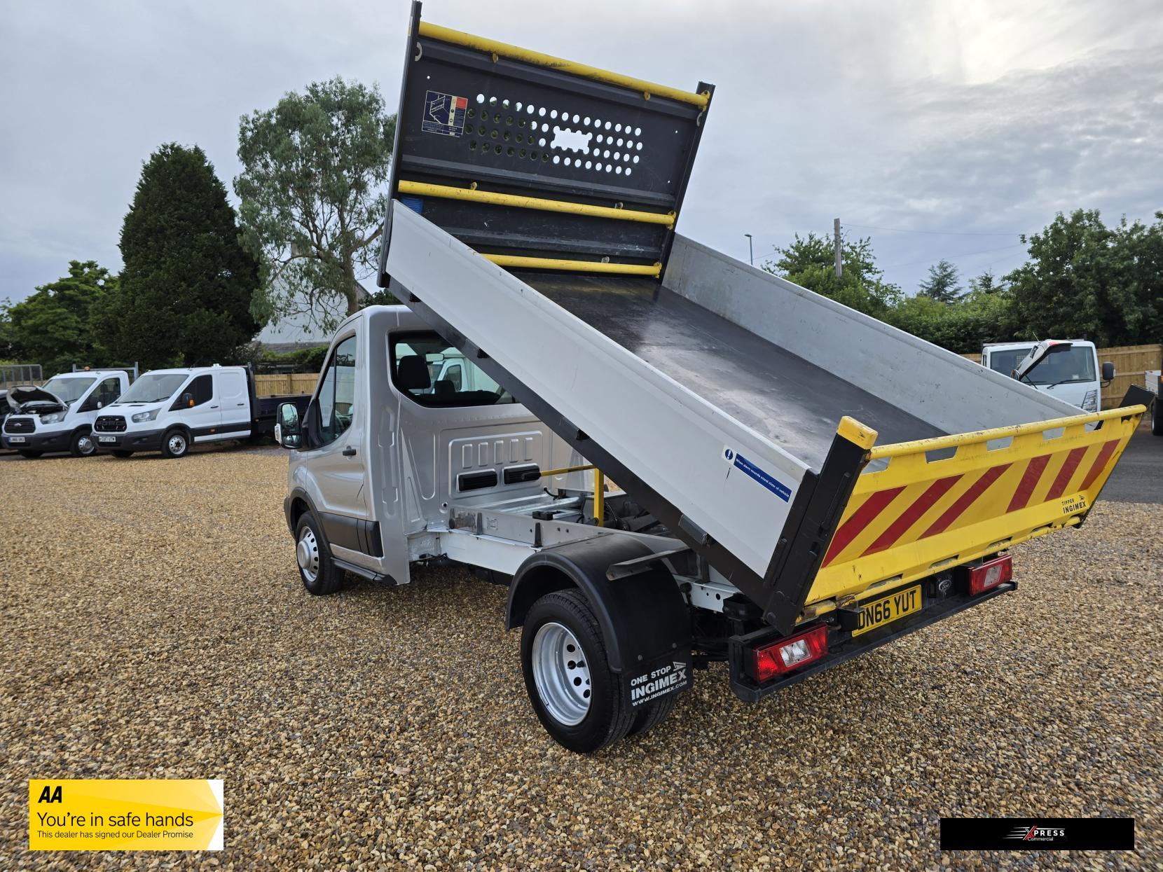 Ford Transit Transit 2.2 TDCi 350 1-Way Tipper 2dr Diesel Manual RWD L2 Euro 5 (s/s) (1-Stop) (125 ps)