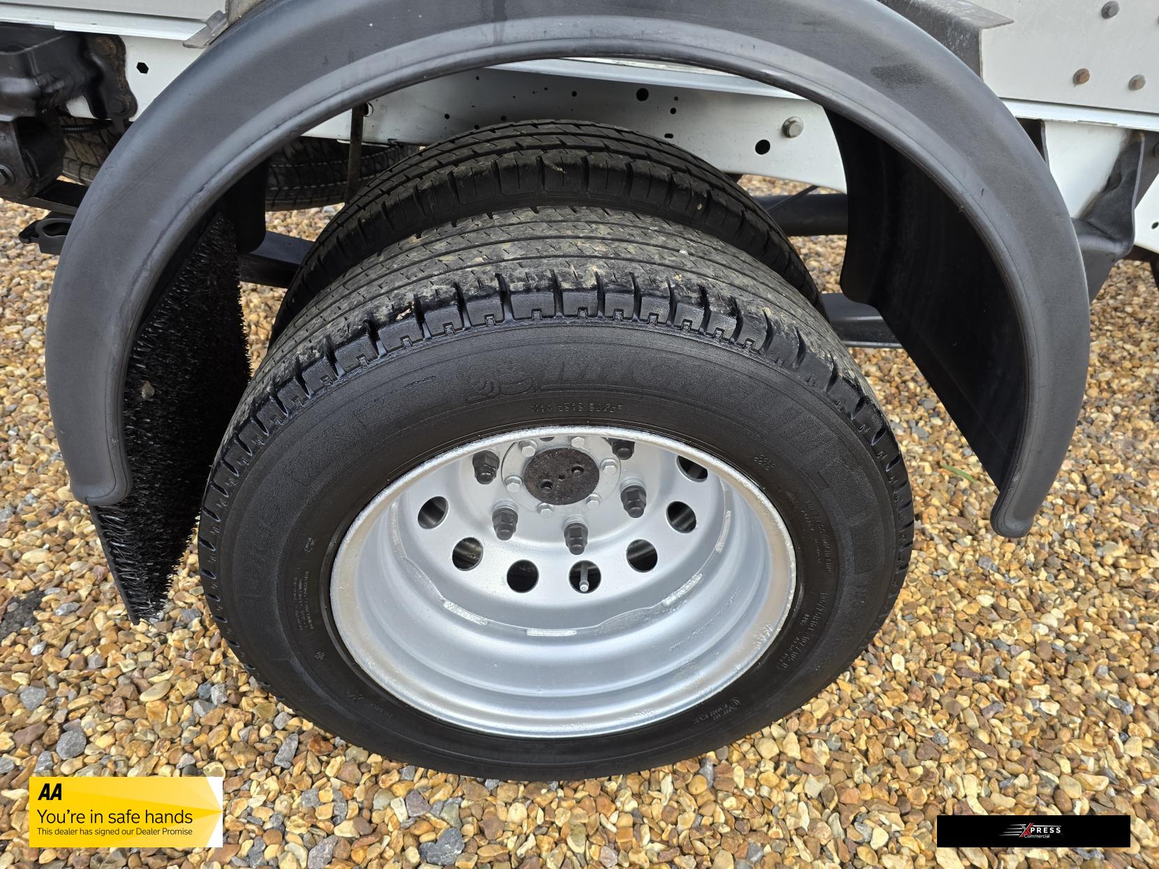 Ford Transit Transit 2.2 TDCi 350 1-Way Tipper 2dr Diesel Manual RWD L2 Euro 5 (s/s) (1-Stop) (125 ps)