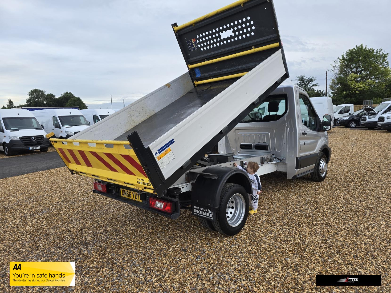 Ford Transit Transit 2.2 TDCi 350 1-Way Tipper 2dr Diesel Manual RWD L2 Euro 5 (s/s) (1-Stop) (125 ps)