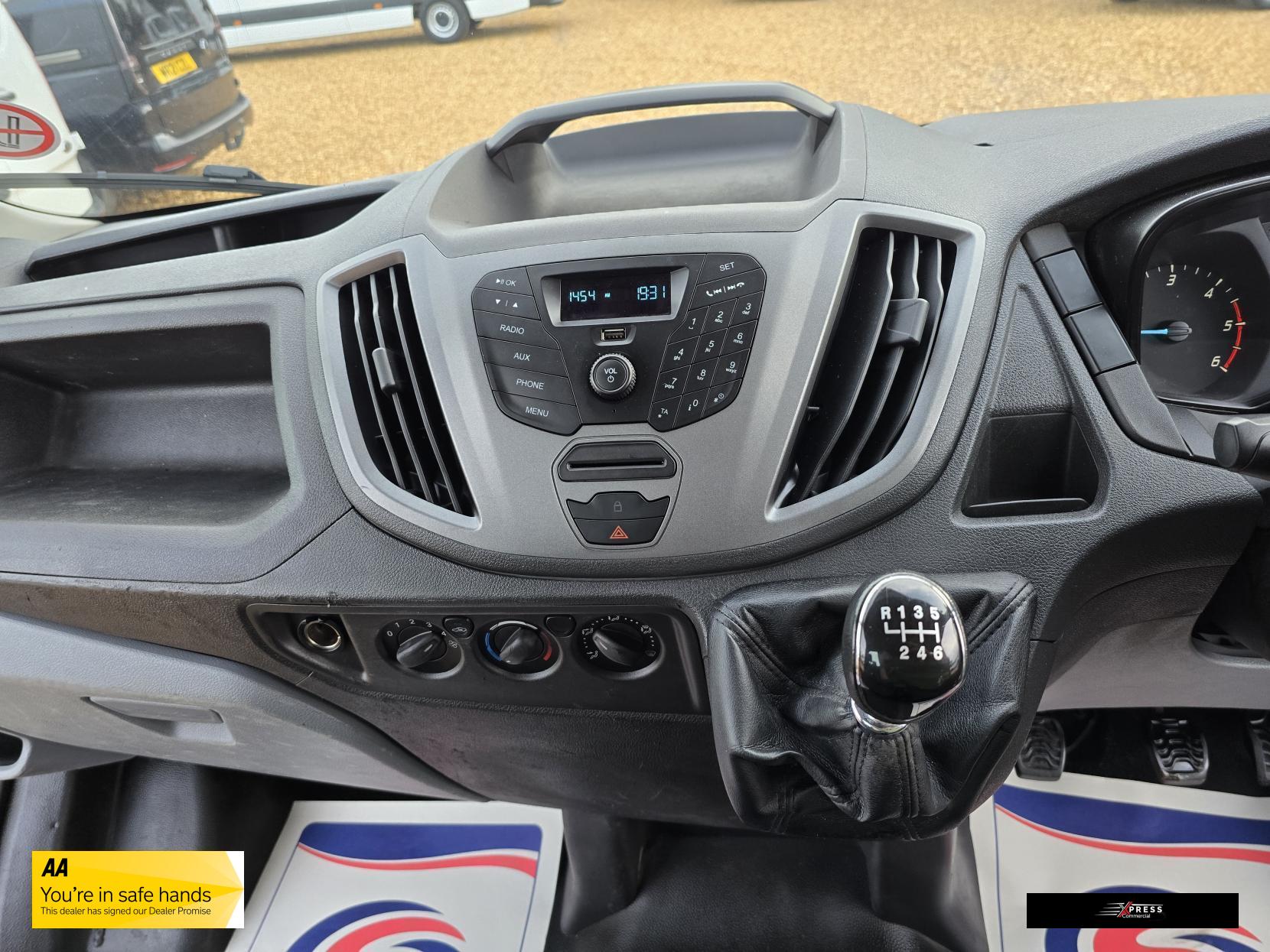 Ford Transit Transit 2.2 TDCi 350 1-Way Tipper 2dr Diesel Manual RWD L2 Euro 5 (s/s) (1-Stop) (125 ps)