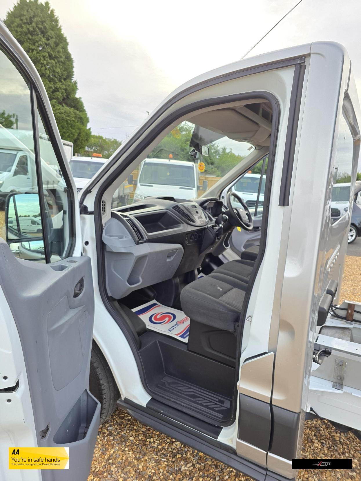 Ford Transit Transit 2.2 TDCi 350 1-Way Tipper 2dr Diesel Manual RWD L2 Euro 5 (s/s) (1-Stop) (125 ps)