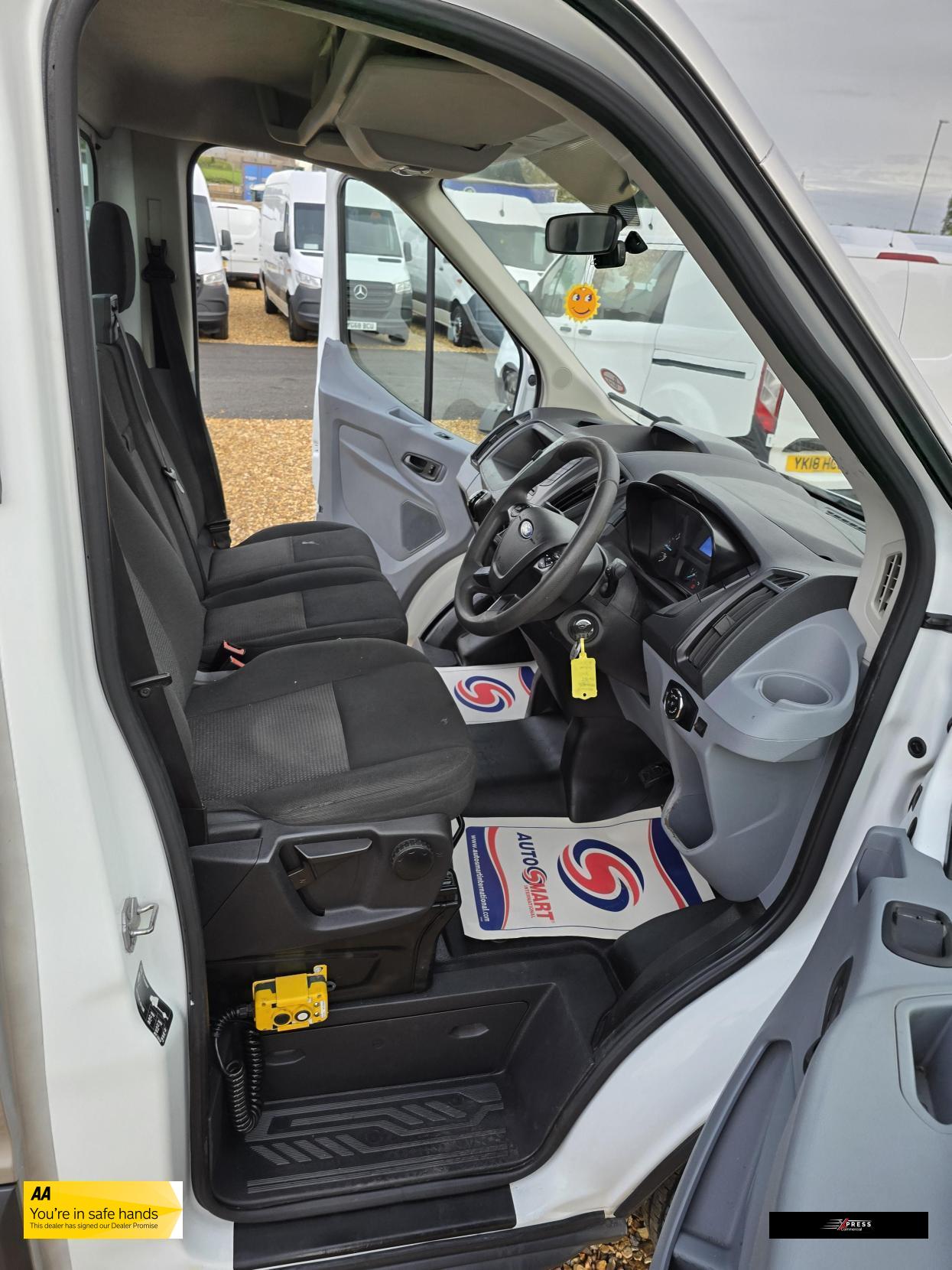 Ford Transit Transit 2.2 TDCi 350 1-Way Tipper 2dr Diesel Manual RWD L2 Euro 5 (s/s) (1-Stop) (125 ps)
