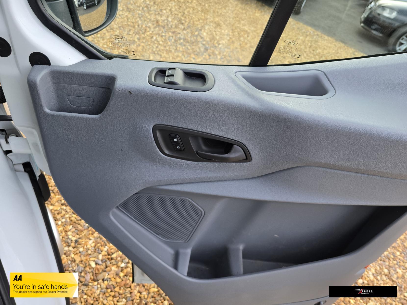 Ford Transit Transit 2.2 TDCi 350 1-Way Tipper 2dr Diesel Manual RWD L2 Euro 5 (s/s) (1-Stop) (125 ps)