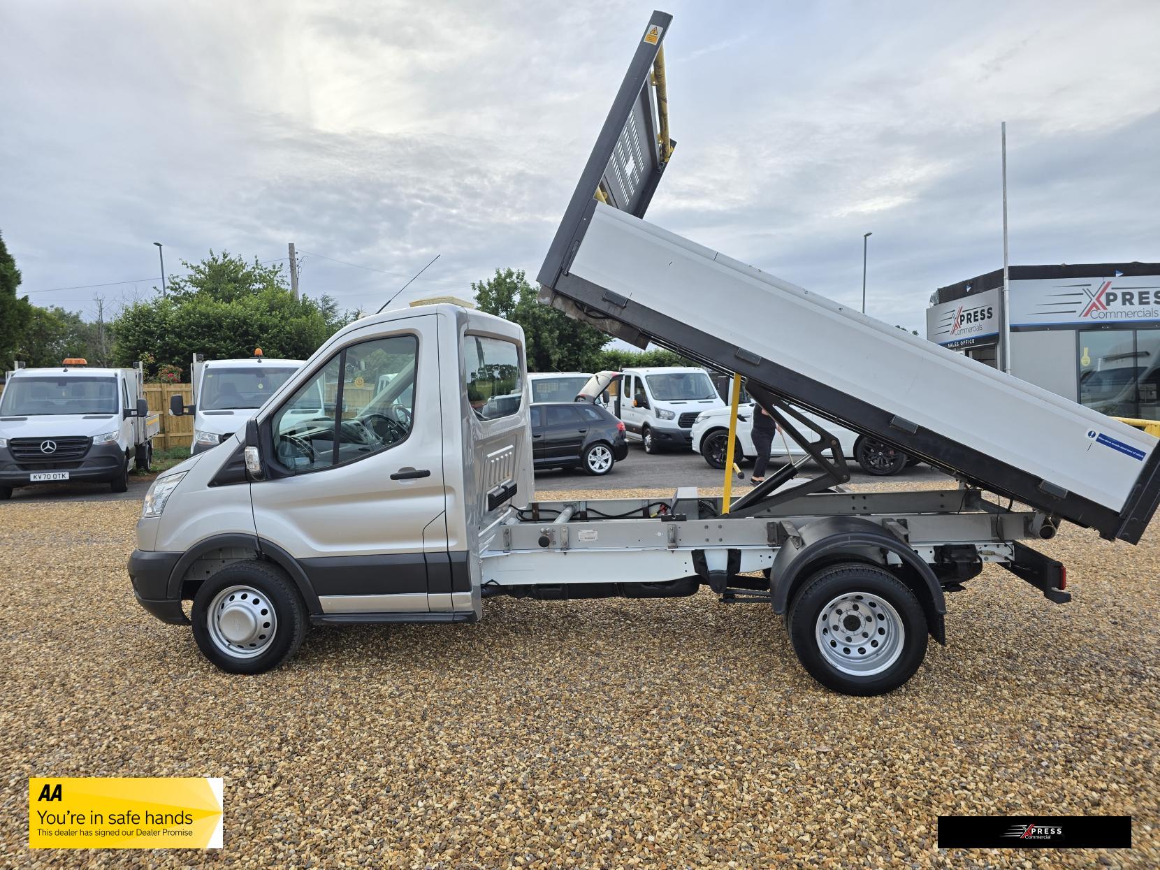 Ford Transit Transit 2.2 TDCi 350 1-Way Tipper 2dr Diesel Manual RWD L2 Euro 5 (s/s) (1-Stop) (125 ps)