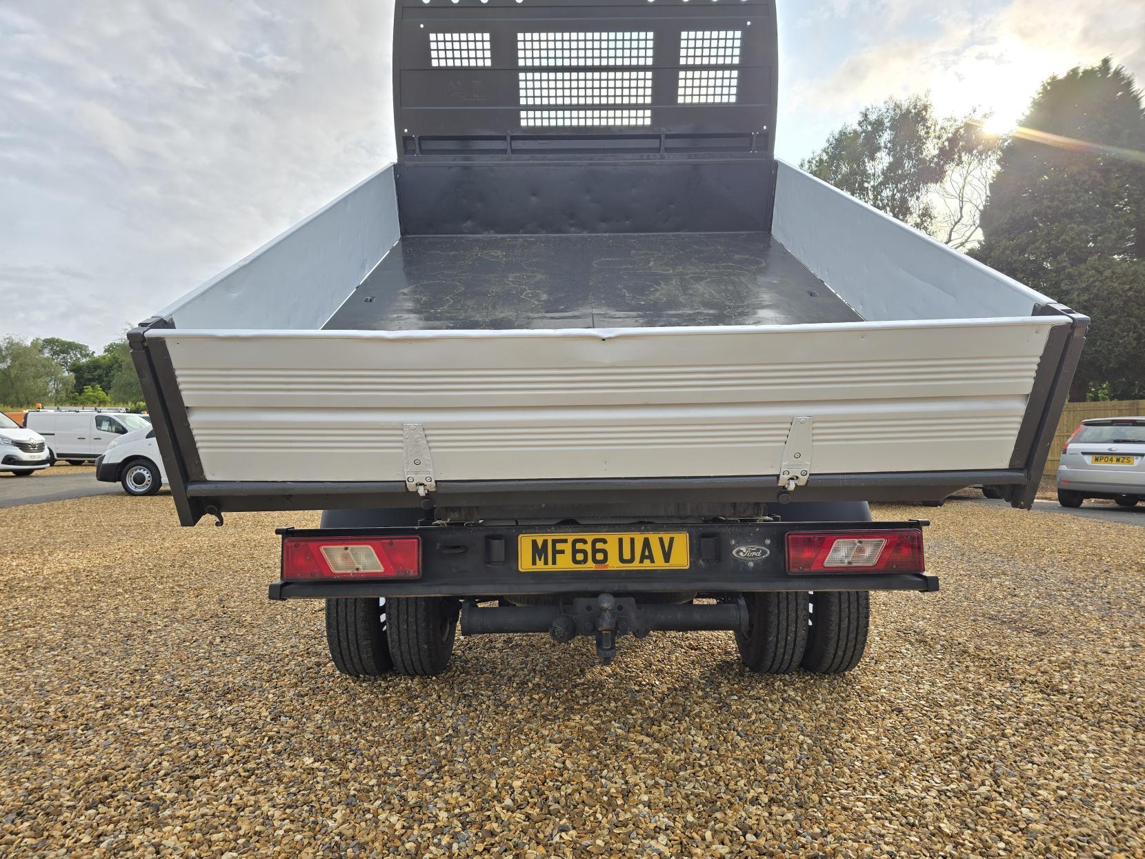 Ford Transit 2.2 TDCi 350 1-Way Double Tipper Double Cab 4dr Diesel Manual RWD L3 Euro 5 (1-Way, 1-Stop) (125 ps)