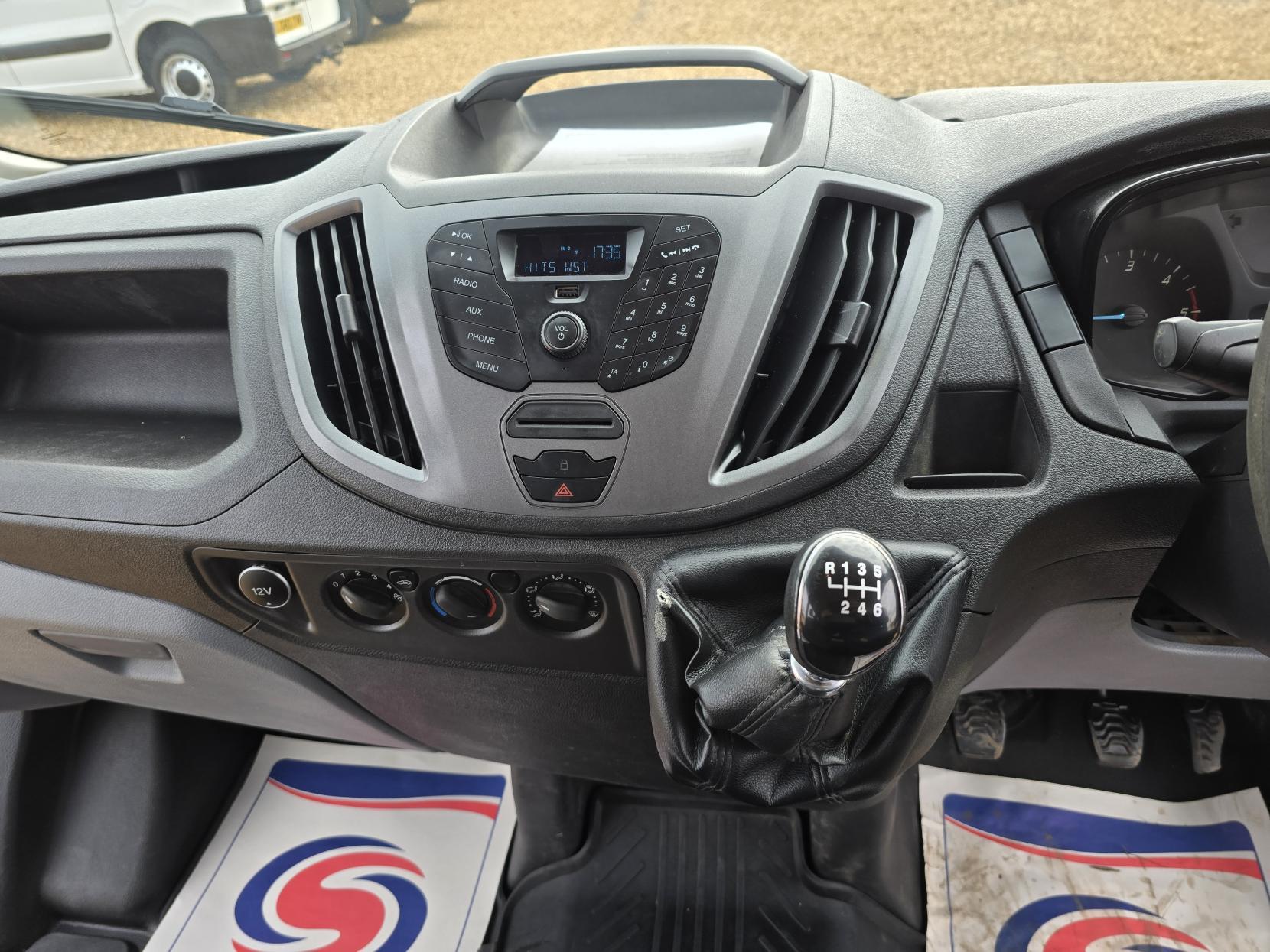 Ford Transit 2.2 TDCi 350 1-Way Double Tipper Double Cab 4dr Diesel Manual RWD L3 Euro 5 (1-Way, 1-Stop) (125 ps)