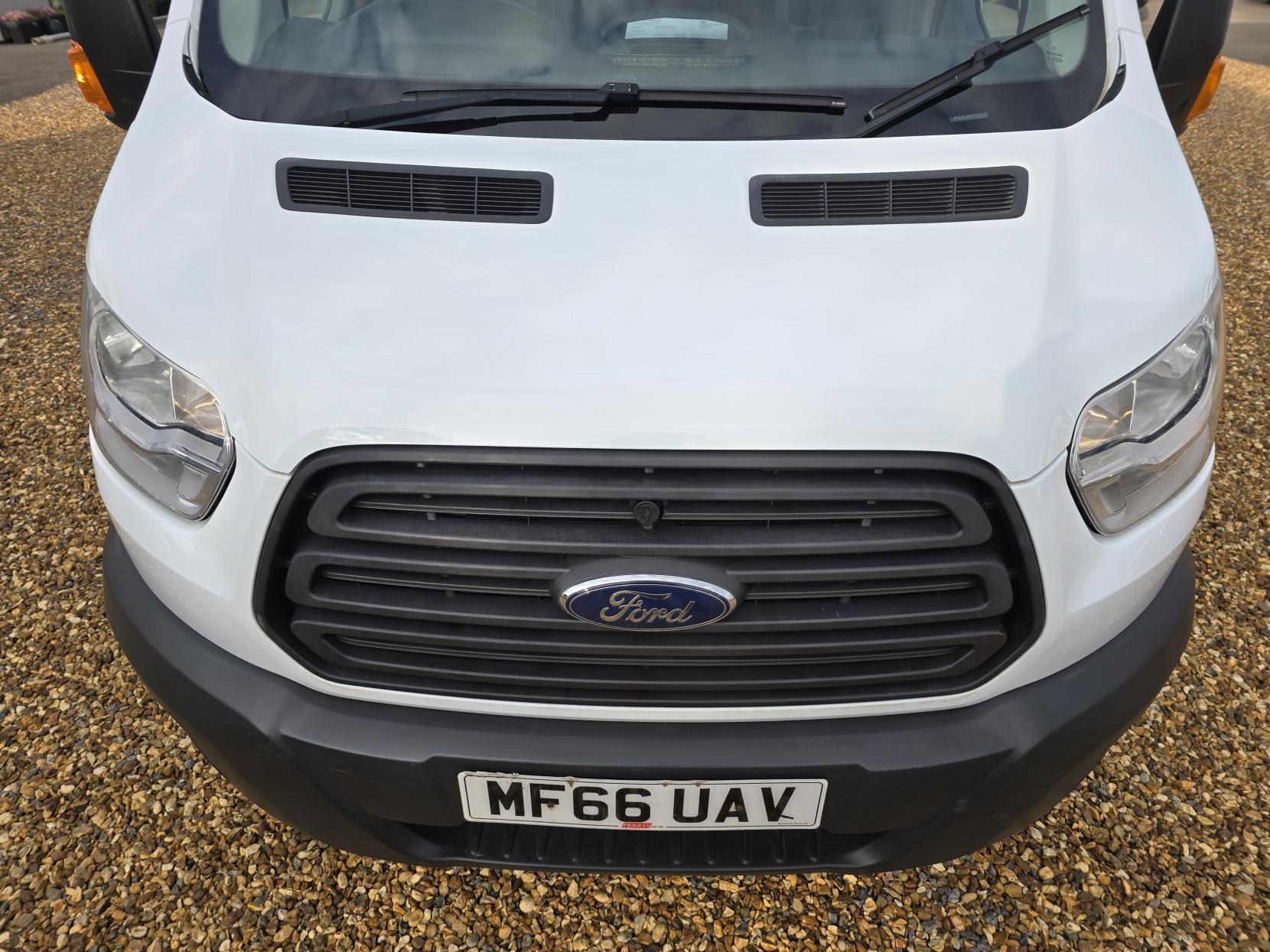 Ford Transit 2.2 TDCi 350 1-Way Double Tipper Double Cab 4dr Diesel Manual RWD L3 Euro 5 (1-Way, 1-Stop) (125 ps)