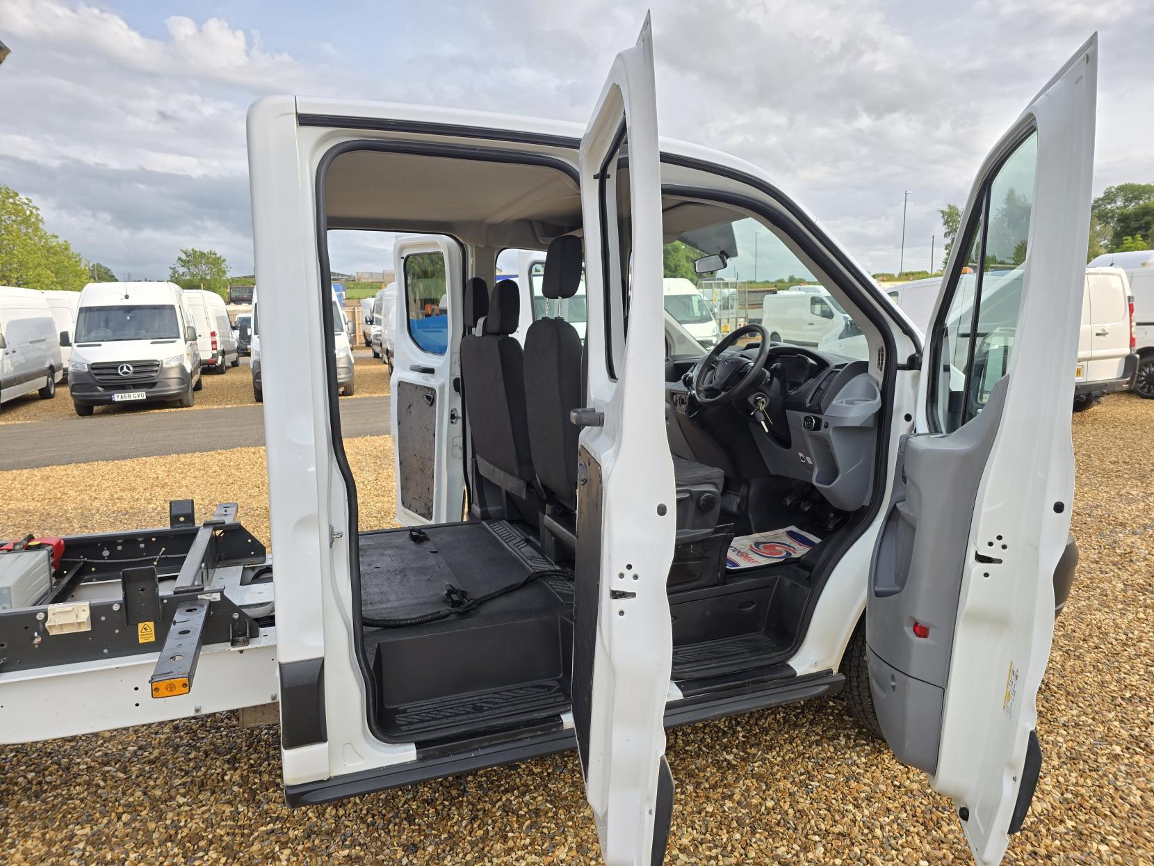 Ford Transit 2.2 TDCi 350 1-Way Double Tipper Double Cab 4dr Diesel Manual RWD L3 Euro 5 (1-Way, 1-Stop) (125 ps)