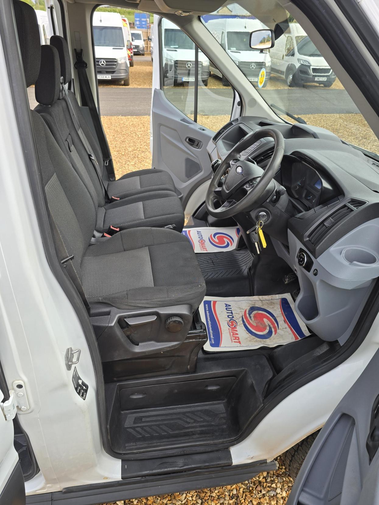 Ford Transit 2.2 TDCi 350 1-Way Double Tipper Double Cab 4dr Diesel Manual RWD L3 Euro 5 (1-Way, 1-Stop) (125 ps)