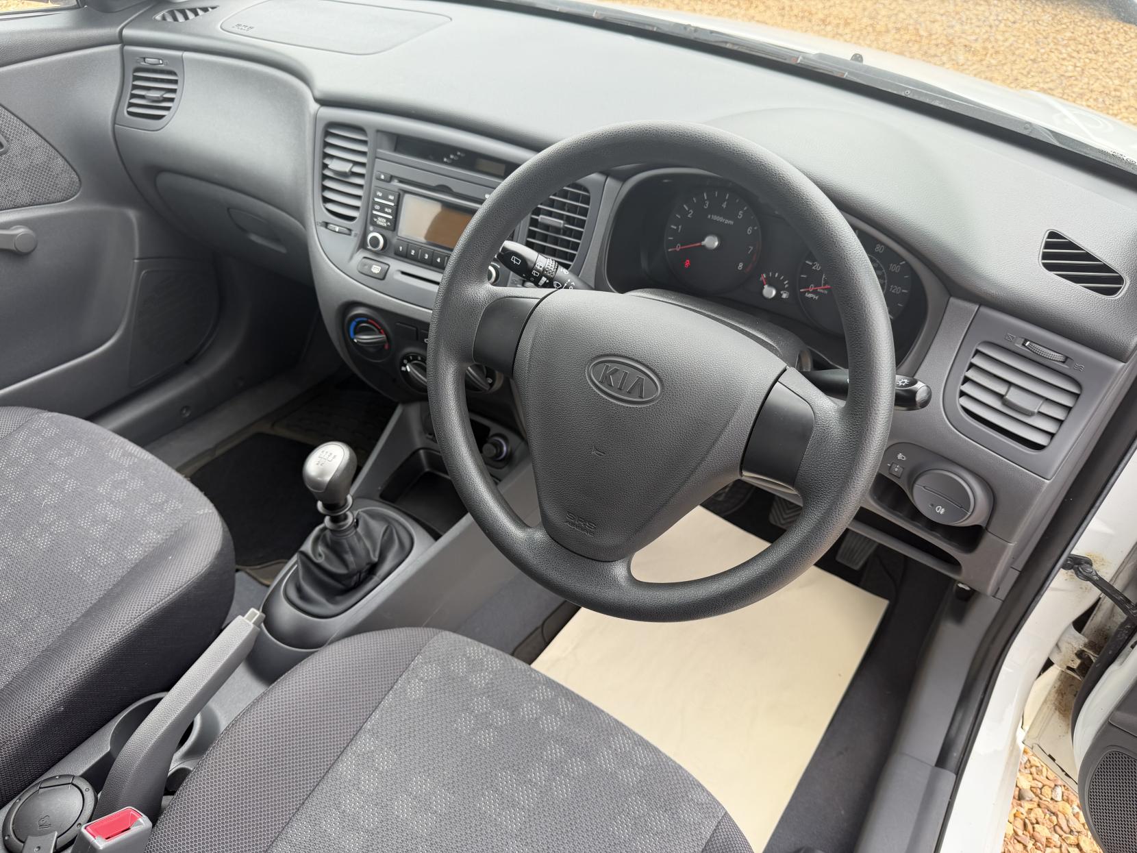 2009 Kia Rio 1.4 Hatchback 5dr Petrol Manual (139 g/km, 95 bhp) - Thumbnail 2
