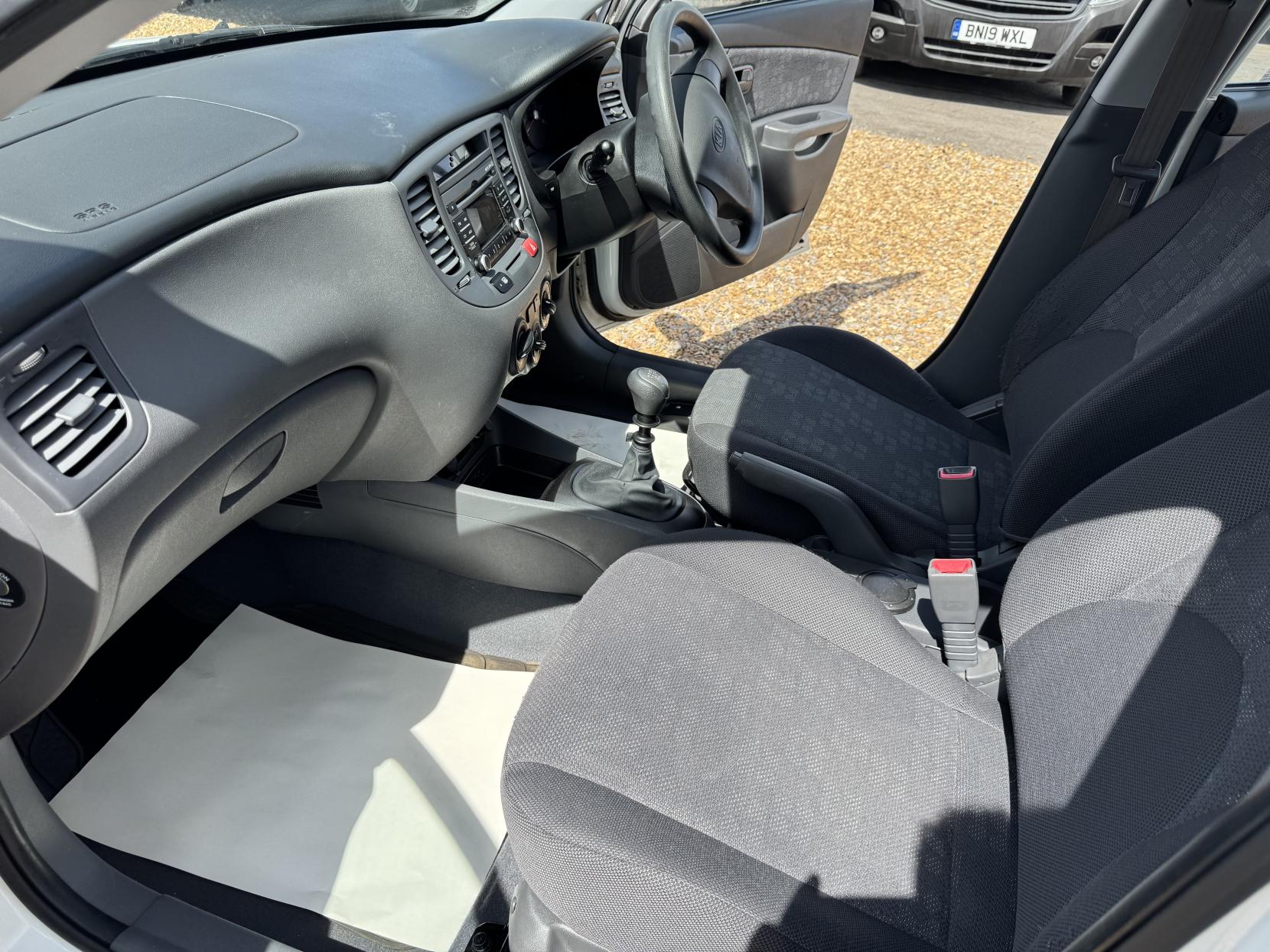 2009 Kia Rio 1.4 Hatchback 5dr Petrol Manual (139 g/km, 95 bhp) - Thumbnail 13