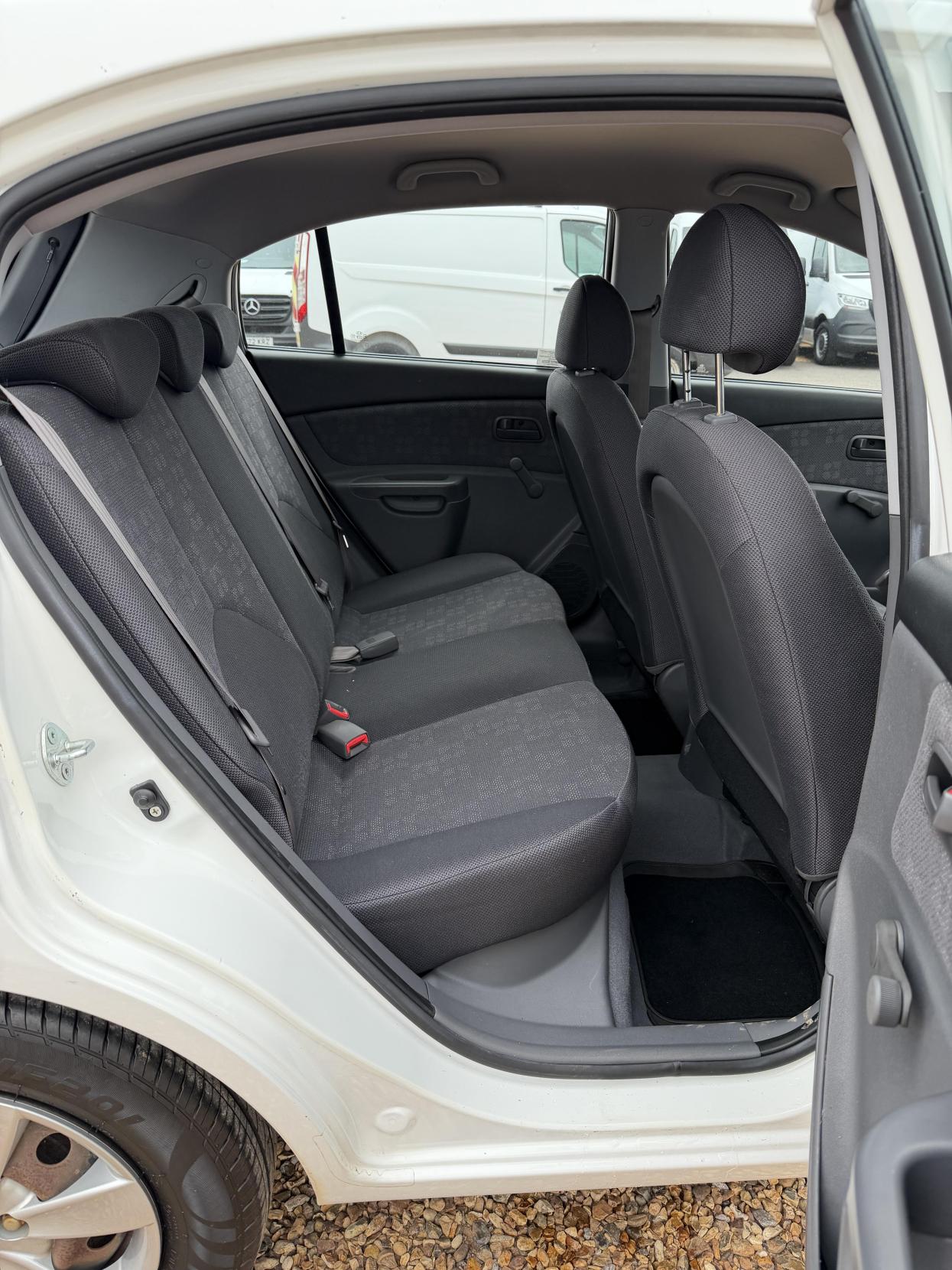 2009 Kia Rio 1.4 Hatchback 5dr Petrol Manual (139 g/km, 95 bhp) - Thumbnail 28