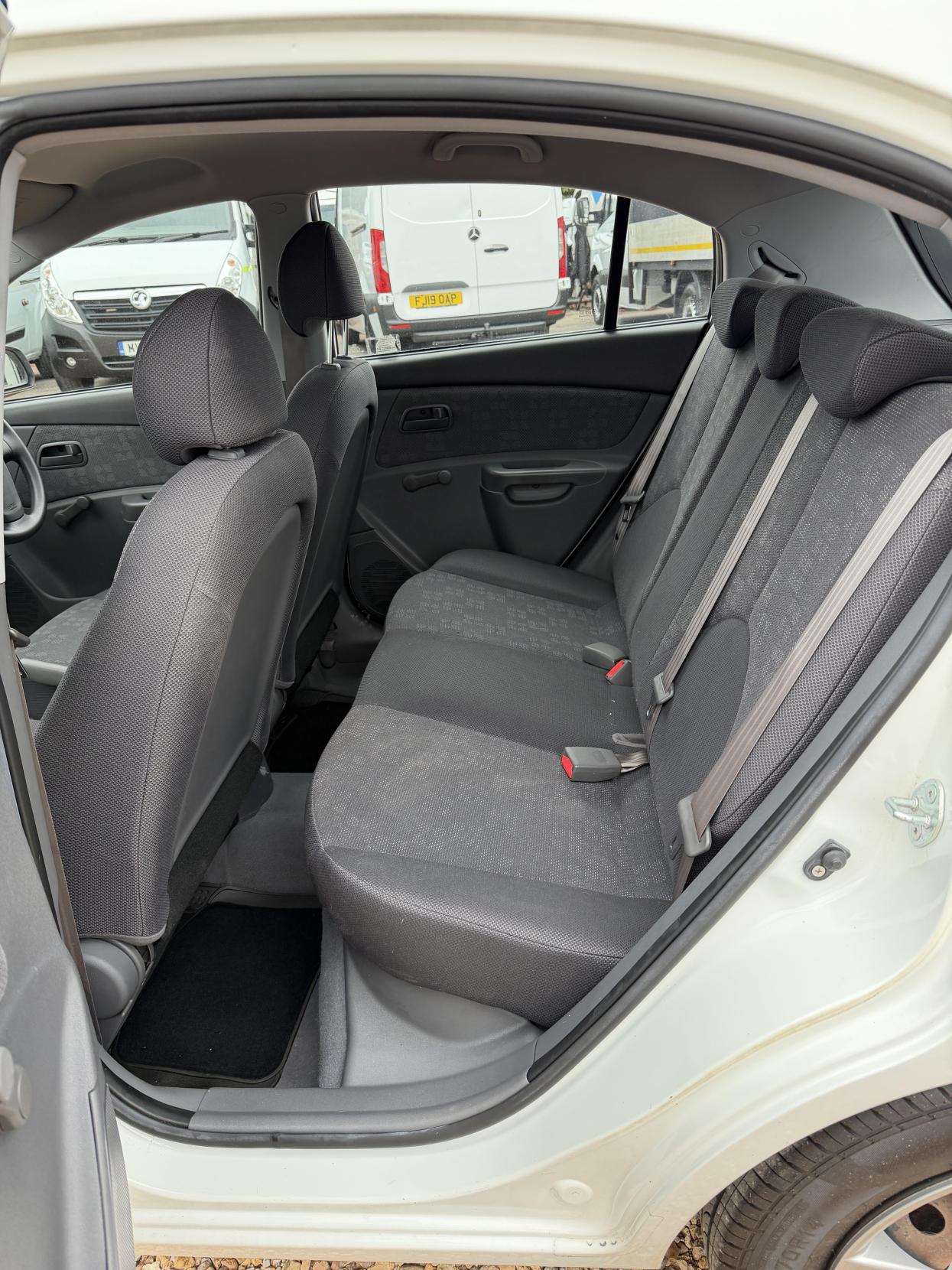 2009 Kia Rio 1.4 Hatchback 5dr Petrol Manual (139 g/km, 95 bhp) - Thumbnail 32