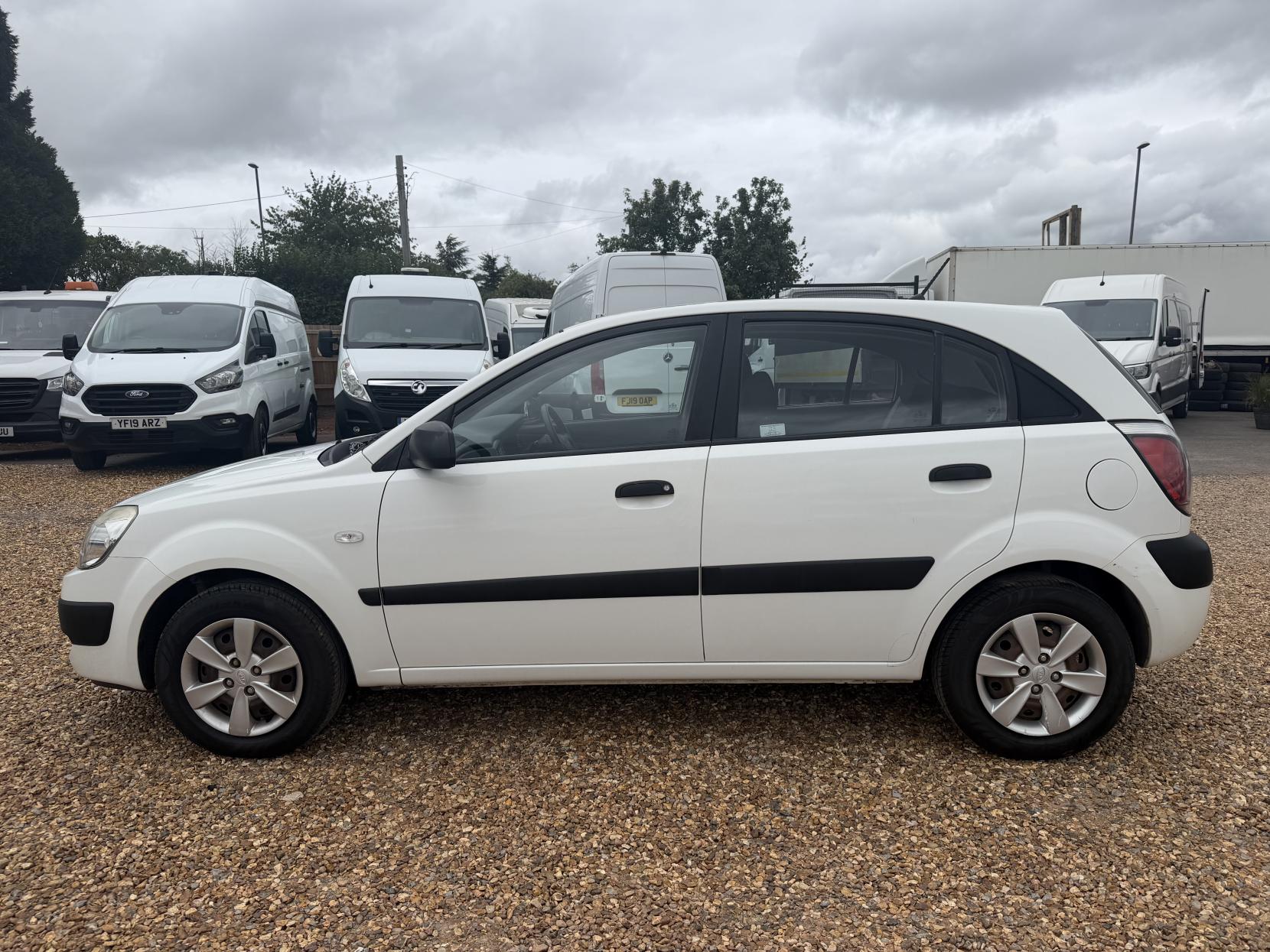 2009 Kia Rio 1.4 Hatchback 5dr Petrol Manual (139 g/km, 95 bhp) - Thumbnail 8