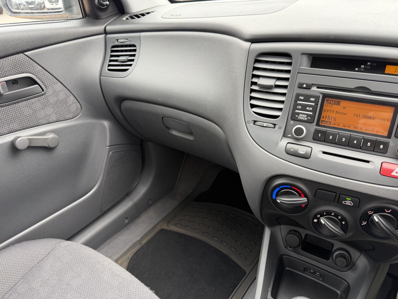 2009 Kia Rio 1.4 Hatchback 5dr Petrol Manual (139 g/km, 95 bhp) - Thumbnail 25