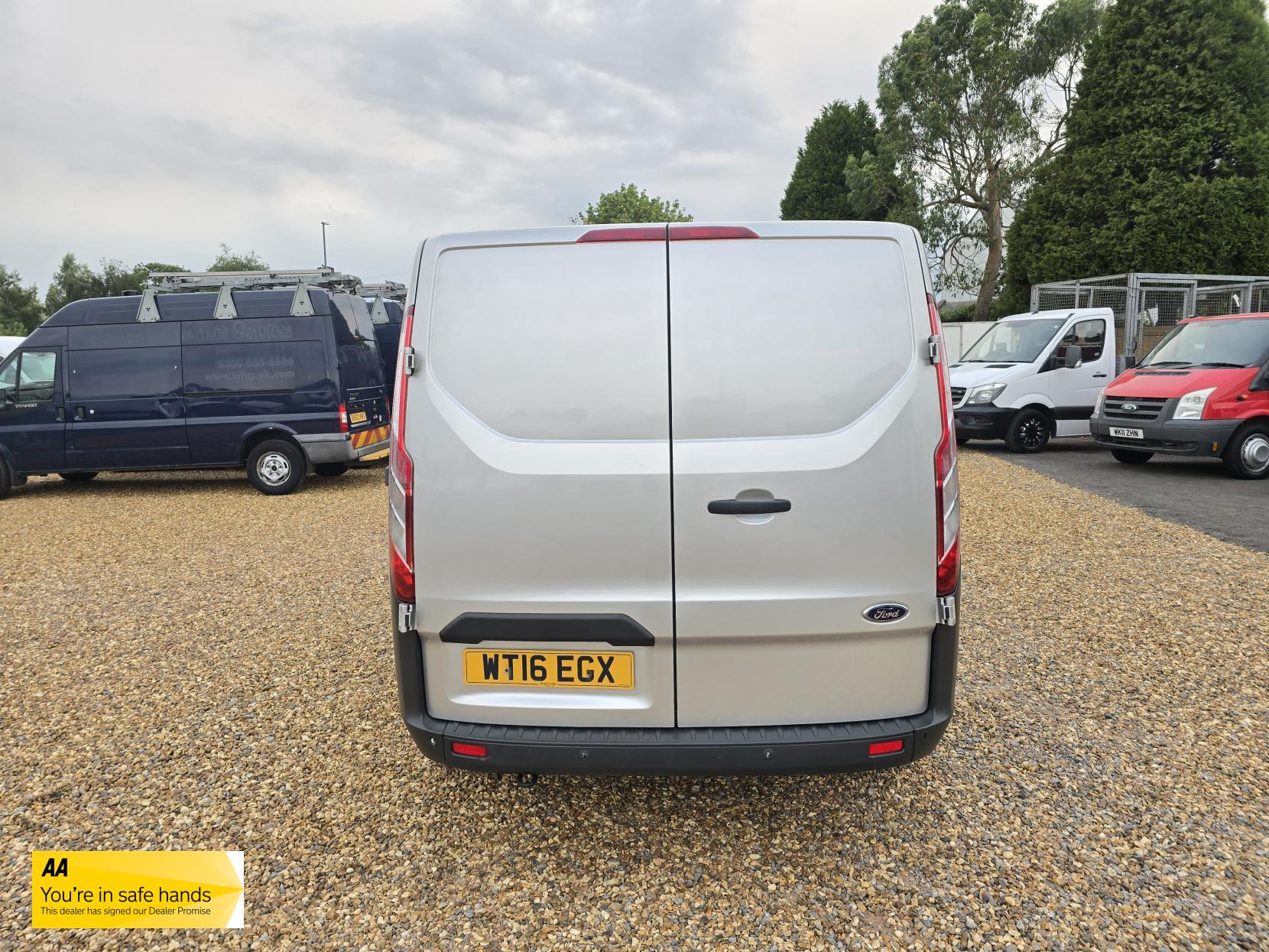 Ford Transit Custom 2.2 TDCi 290 Trend Panel Van 5dr Diesel Manual L1 H1 (186 g/km, 123 bhp)