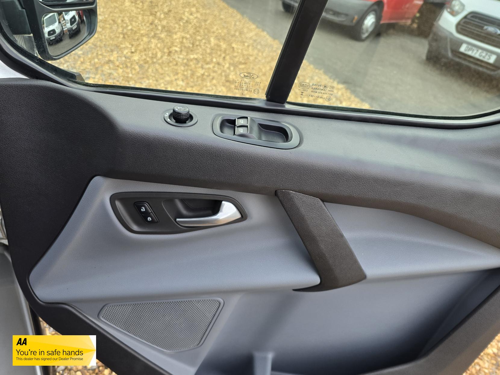 Ford Transit Custom 2.2 TDCi 290 Trend Panel Van 5dr Diesel Manual L1 H1 (186 g/km, 123 bhp)